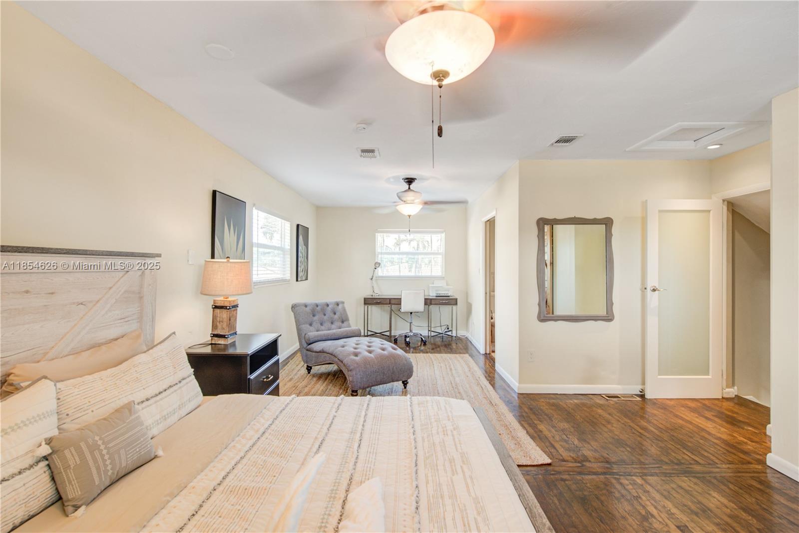 1100 NE 4th St Hallandale Beach, FL 33009