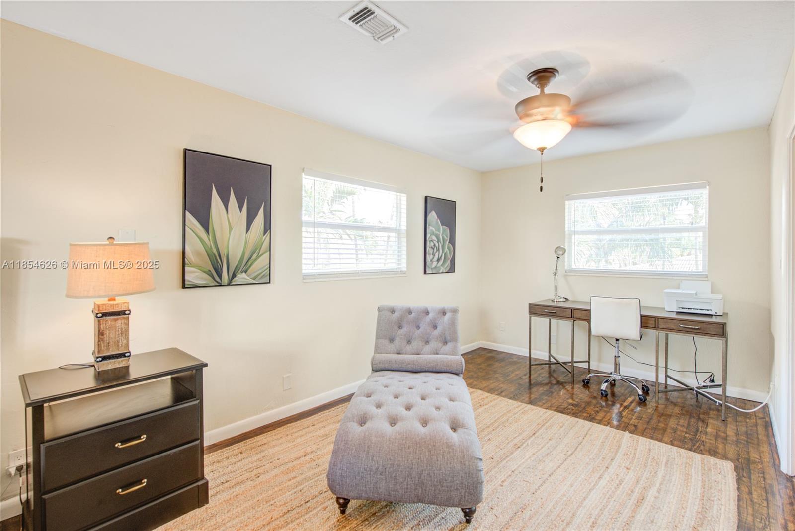 1100 NE 4th St Hallandale Beach, FL 33009