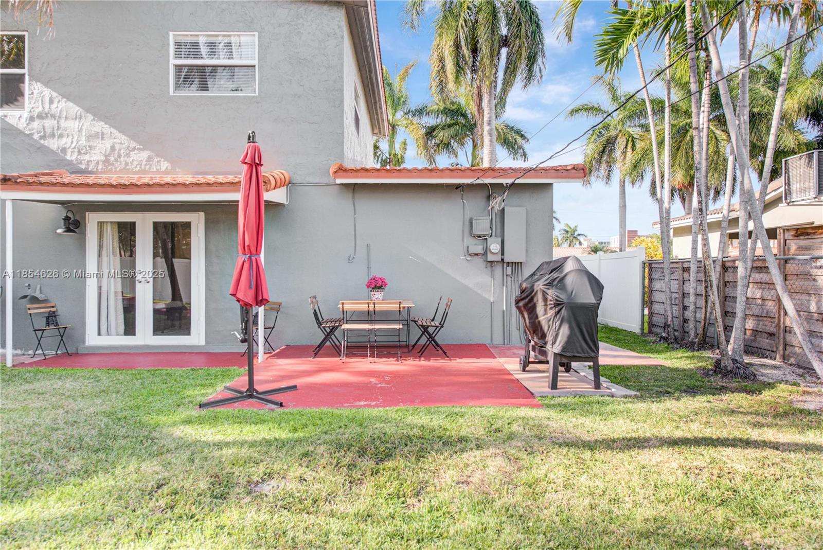 1100 NE 4th St Hallandale Beach, FL 33009