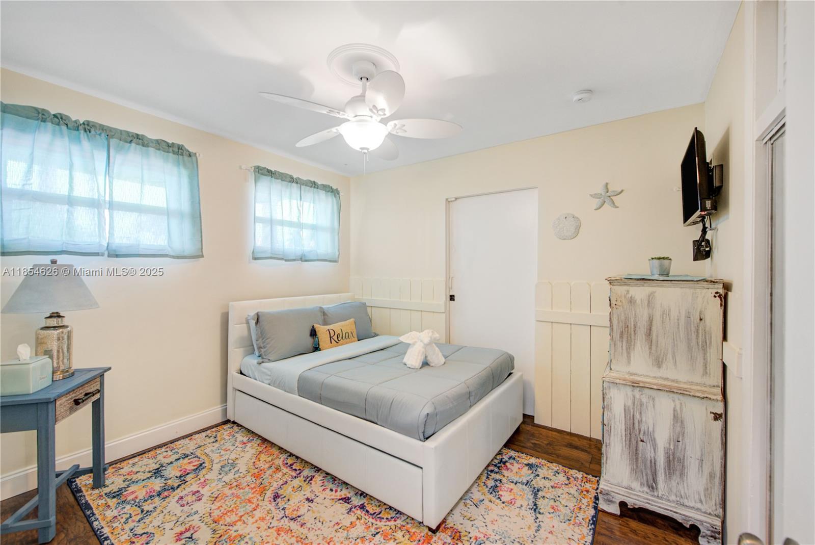 1100 NE 4th St Hallandale Beach, FL 33009