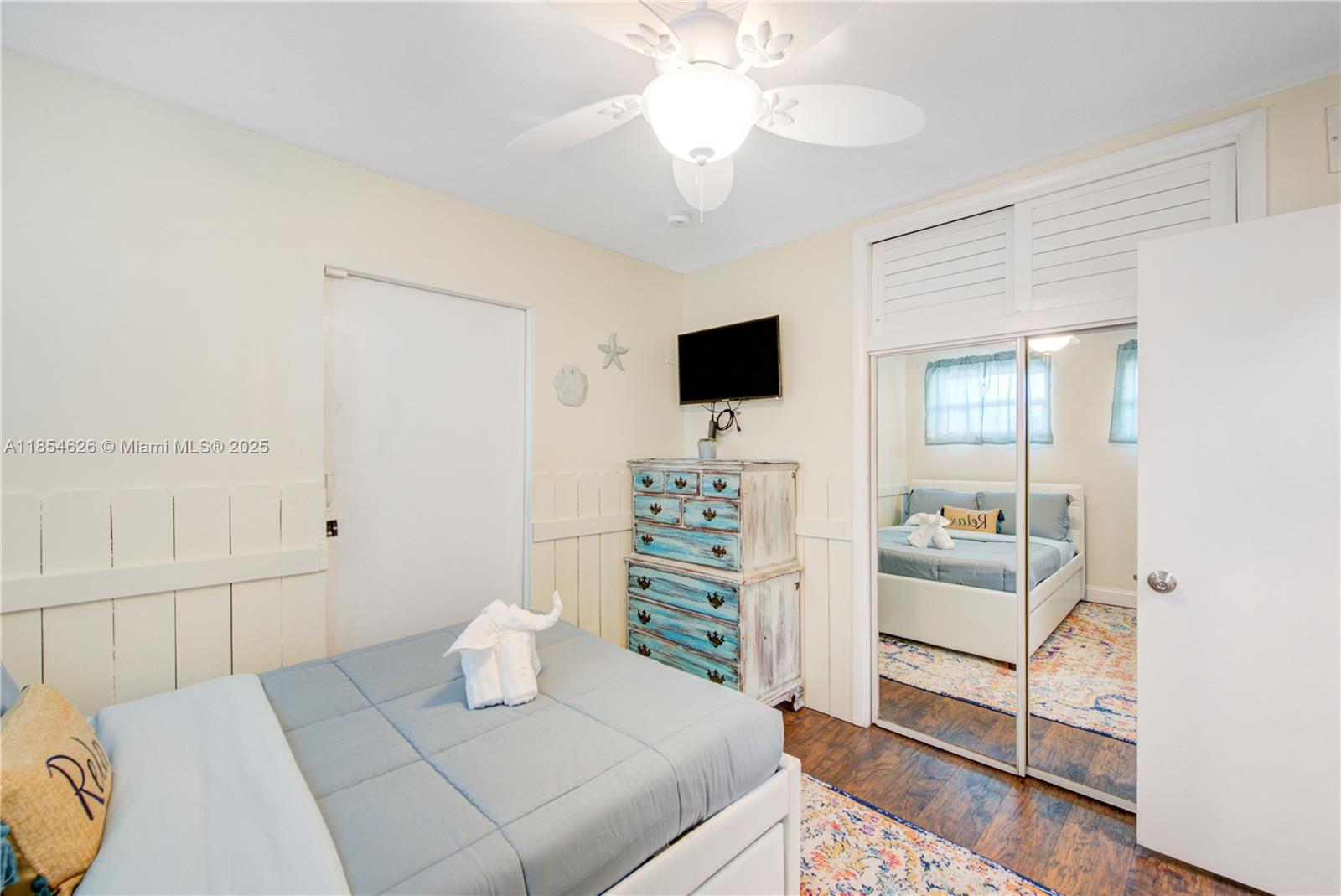 1100 NE 4th St Hallandale Beach, FL 33009