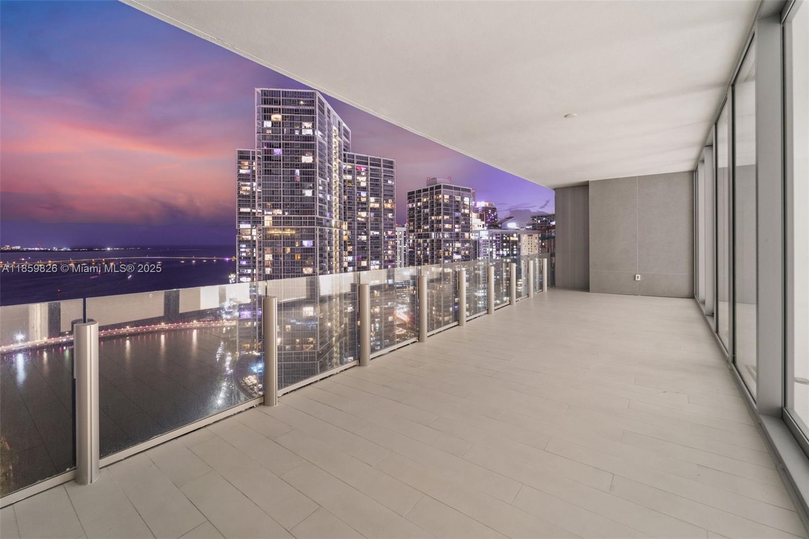 image Aston Martin Residences18