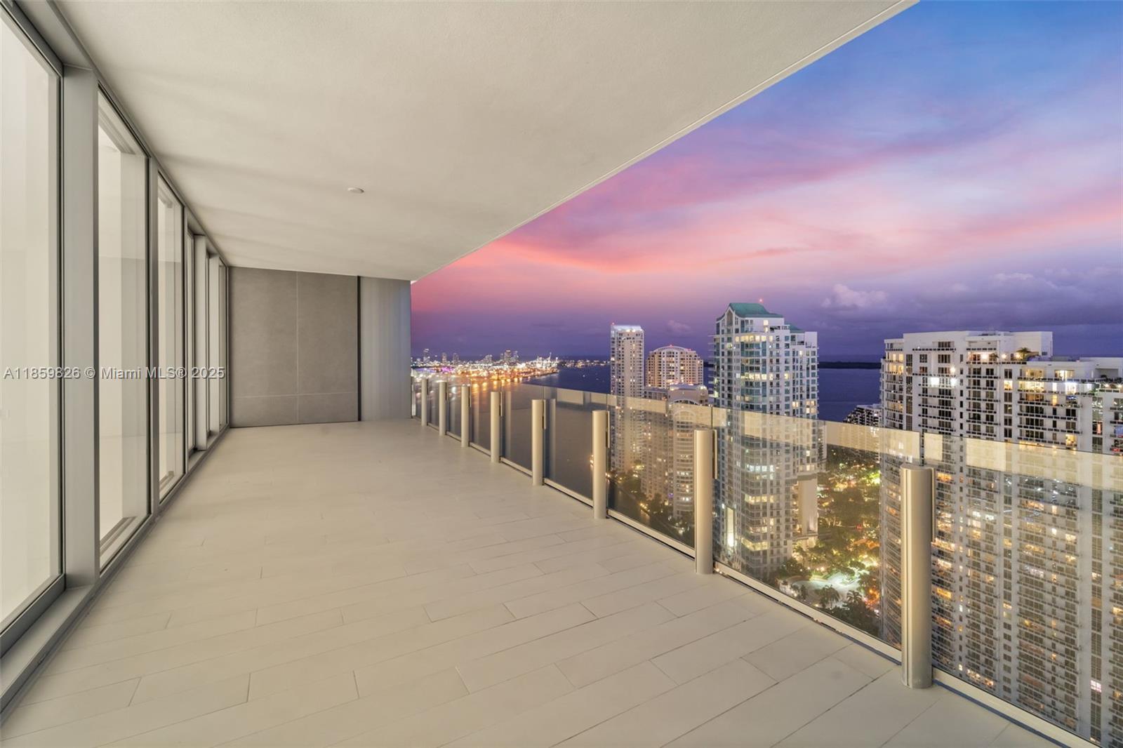 image Aston Martin Residences19