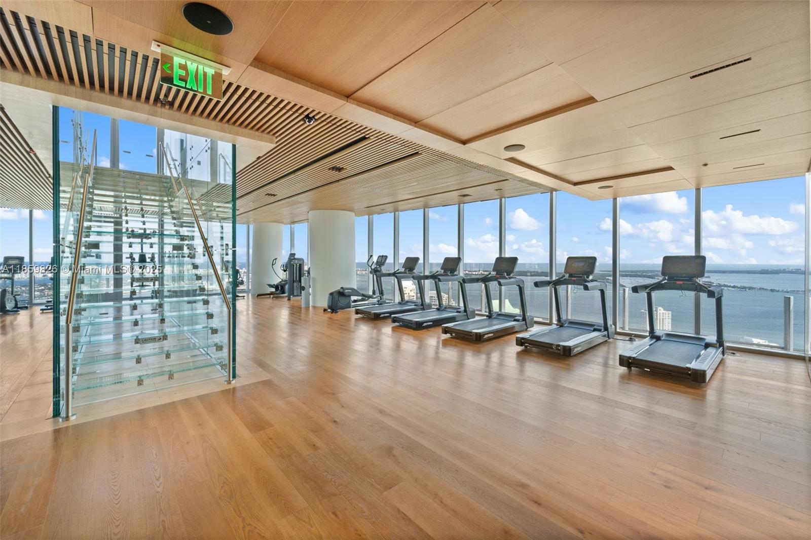 image Aston Martin Residences25