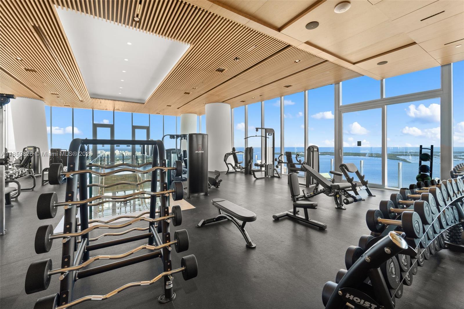 image Aston Martin Residences26