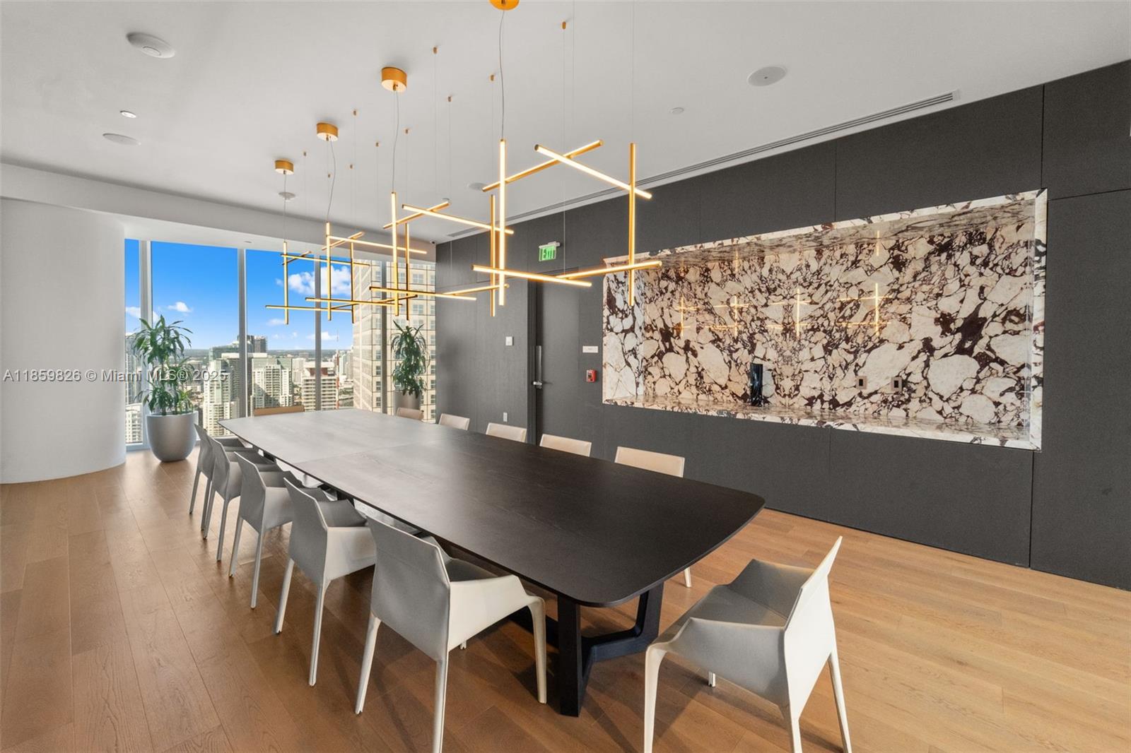 image Aston Martin Residences27