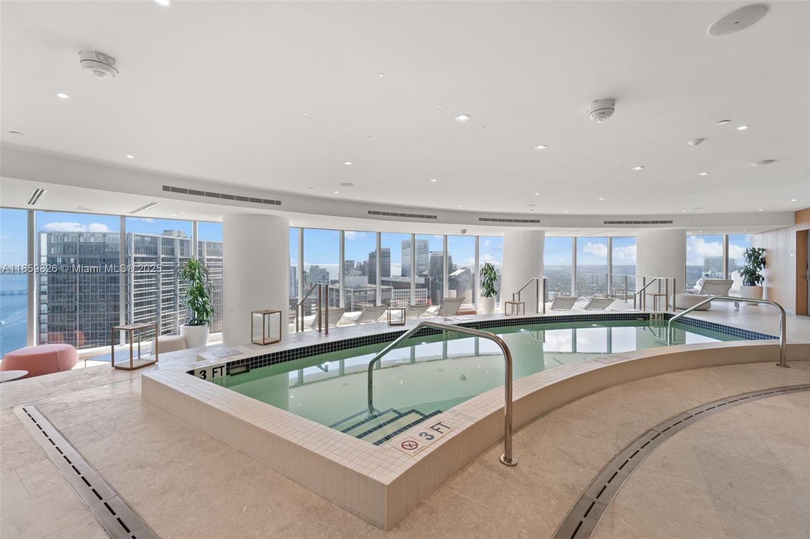 image Aston Martin Residences28
