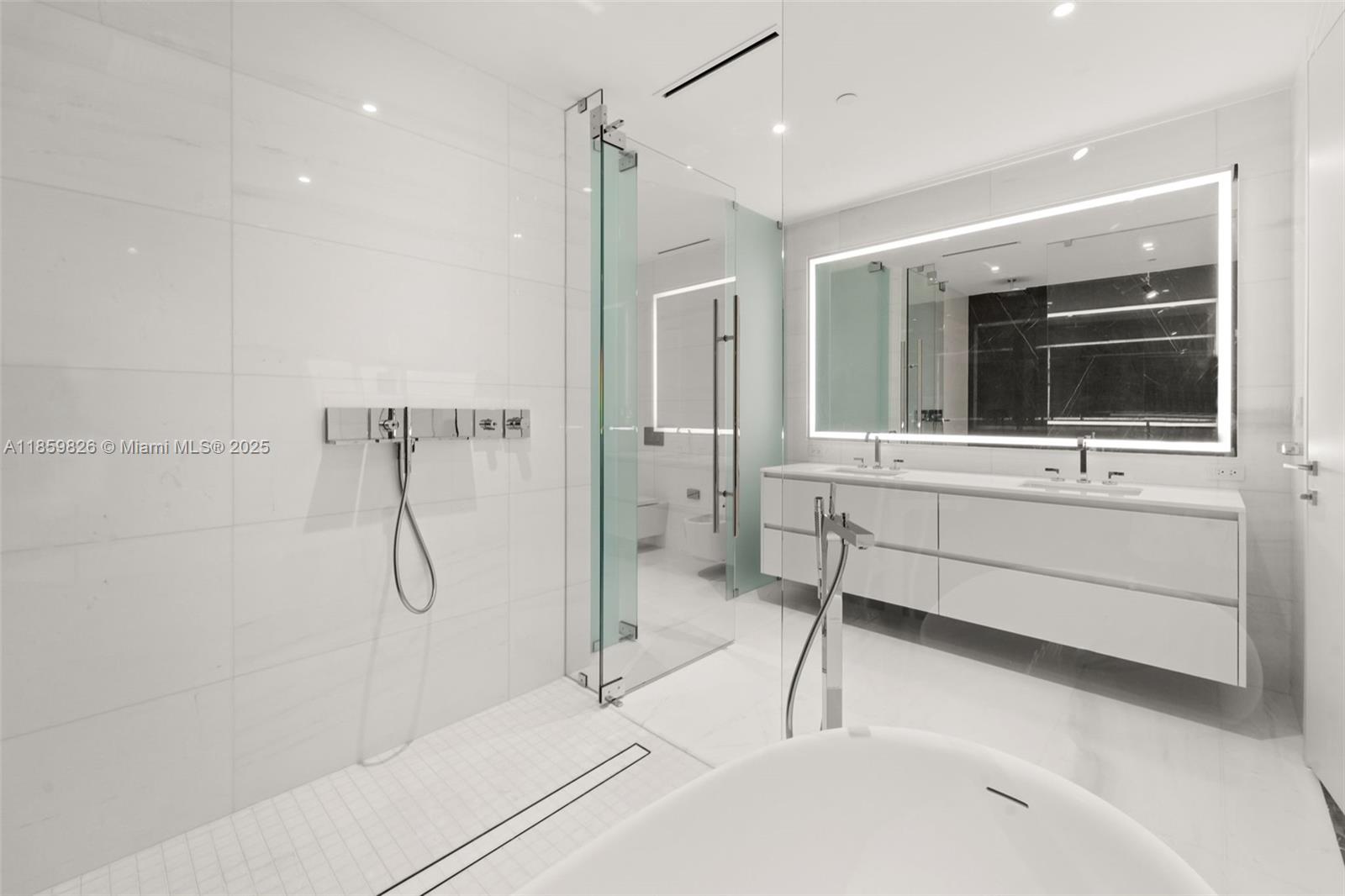image Aston Martin Residences8