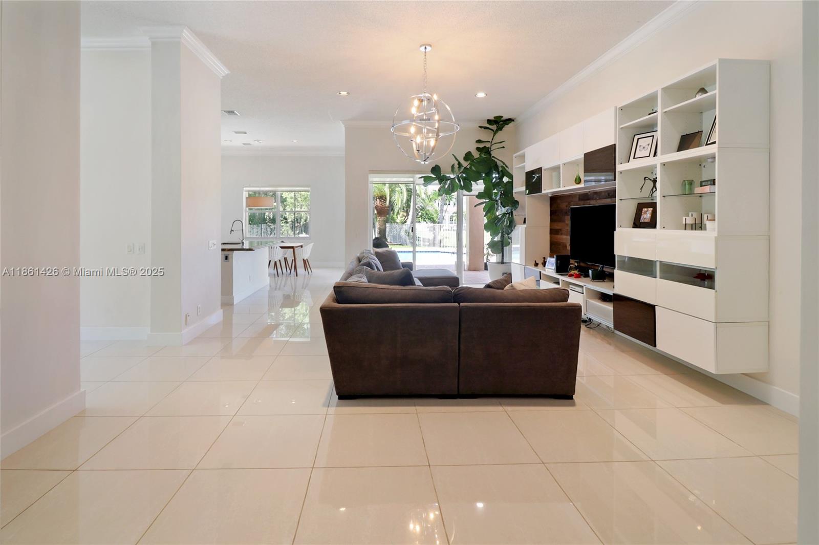 1600 Blue Jay Cir Weston, FL 33327