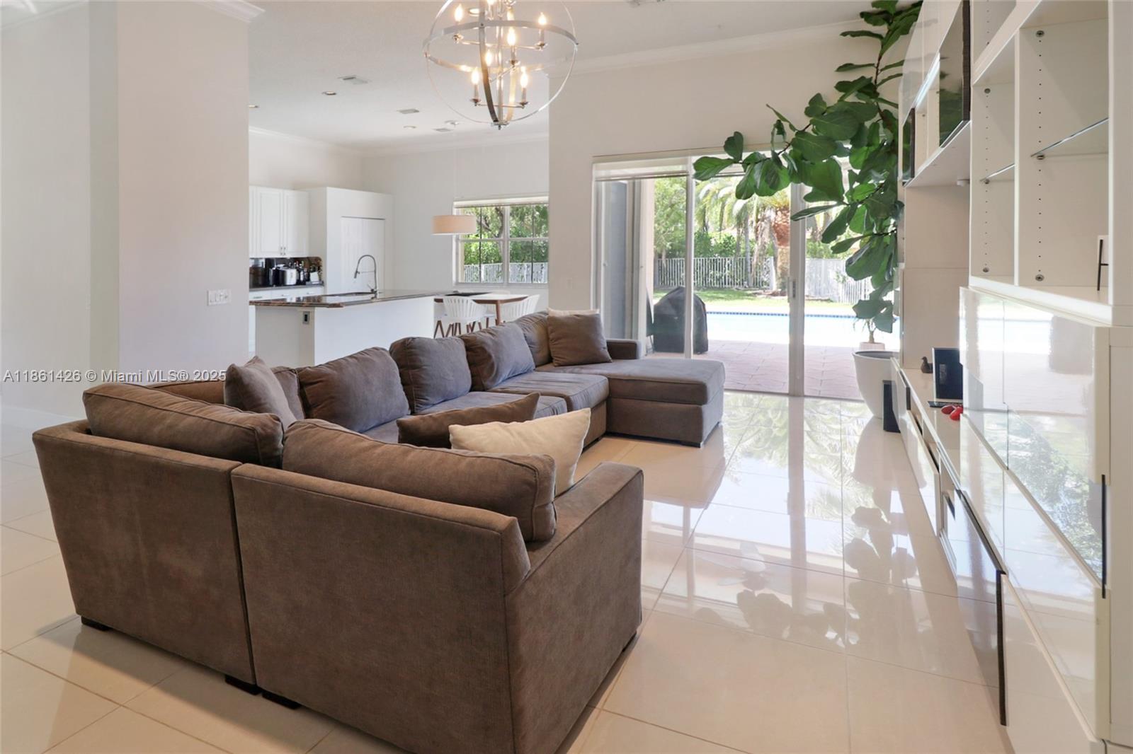 1600 Blue Jay Cir Weston, FL 33327