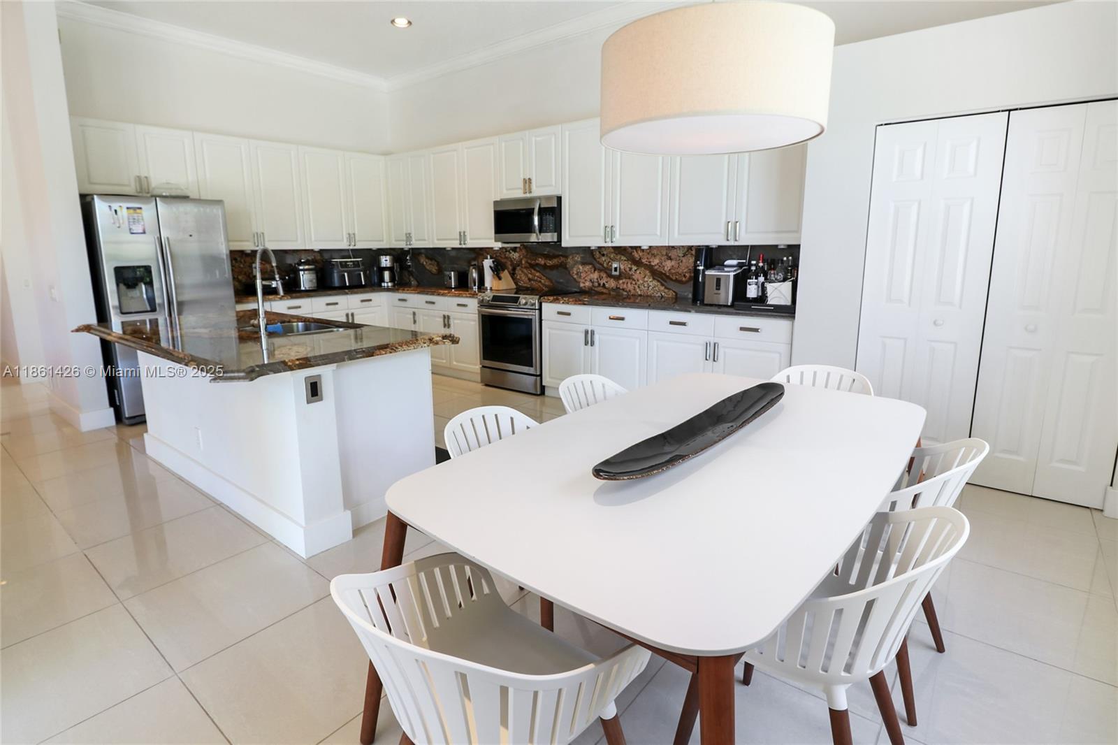 1600 Blue Jay Cir Weston, FL 33327