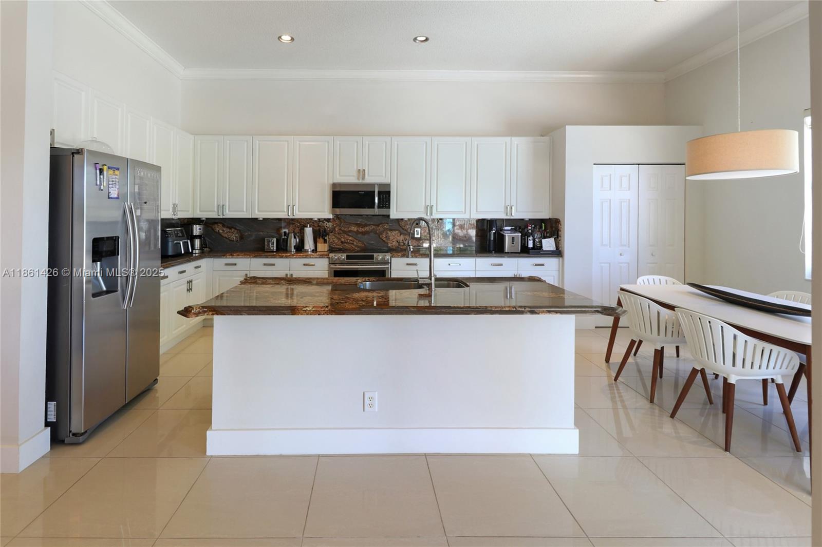 1600 Blue Jay Cir Weston, FL 33327