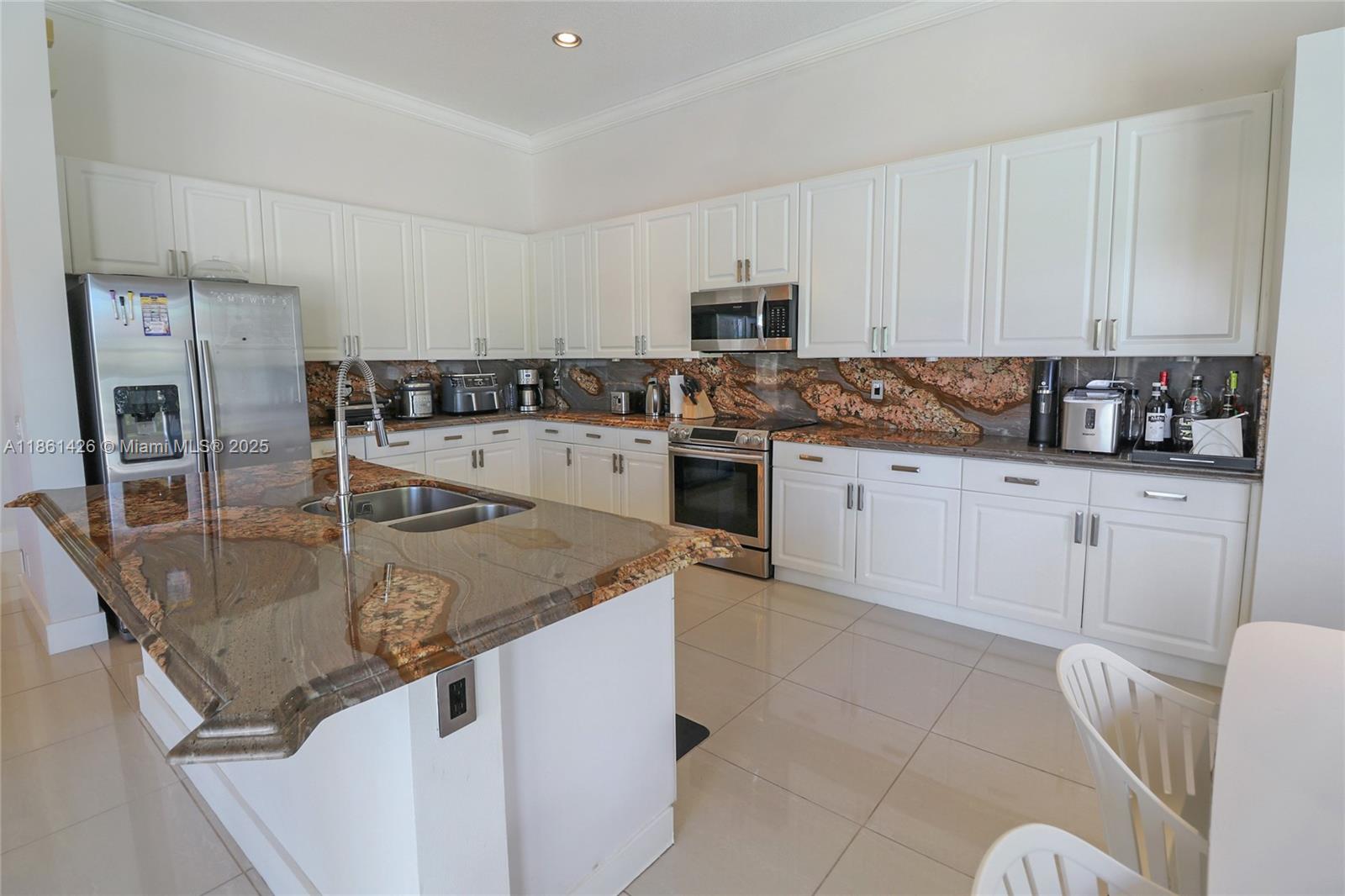 1600 Blue Jay Cir Weston, FL 33327