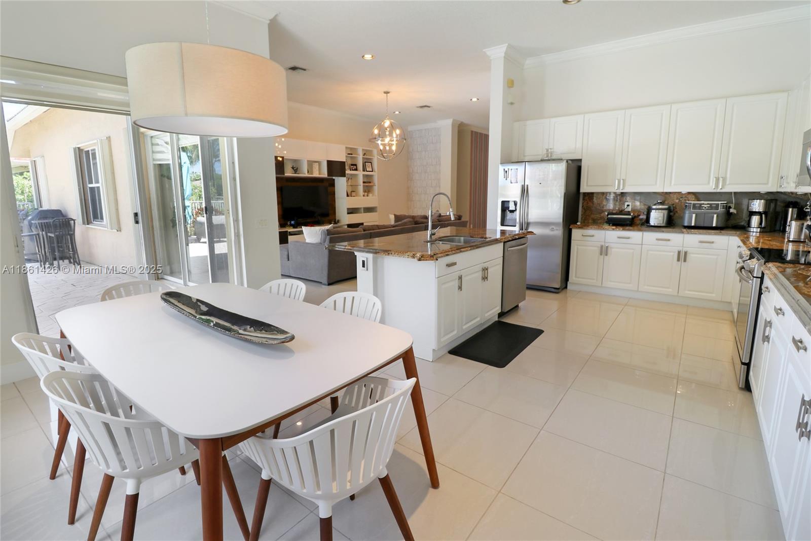 1600 Blue Jay Cir Weston, FL 33327