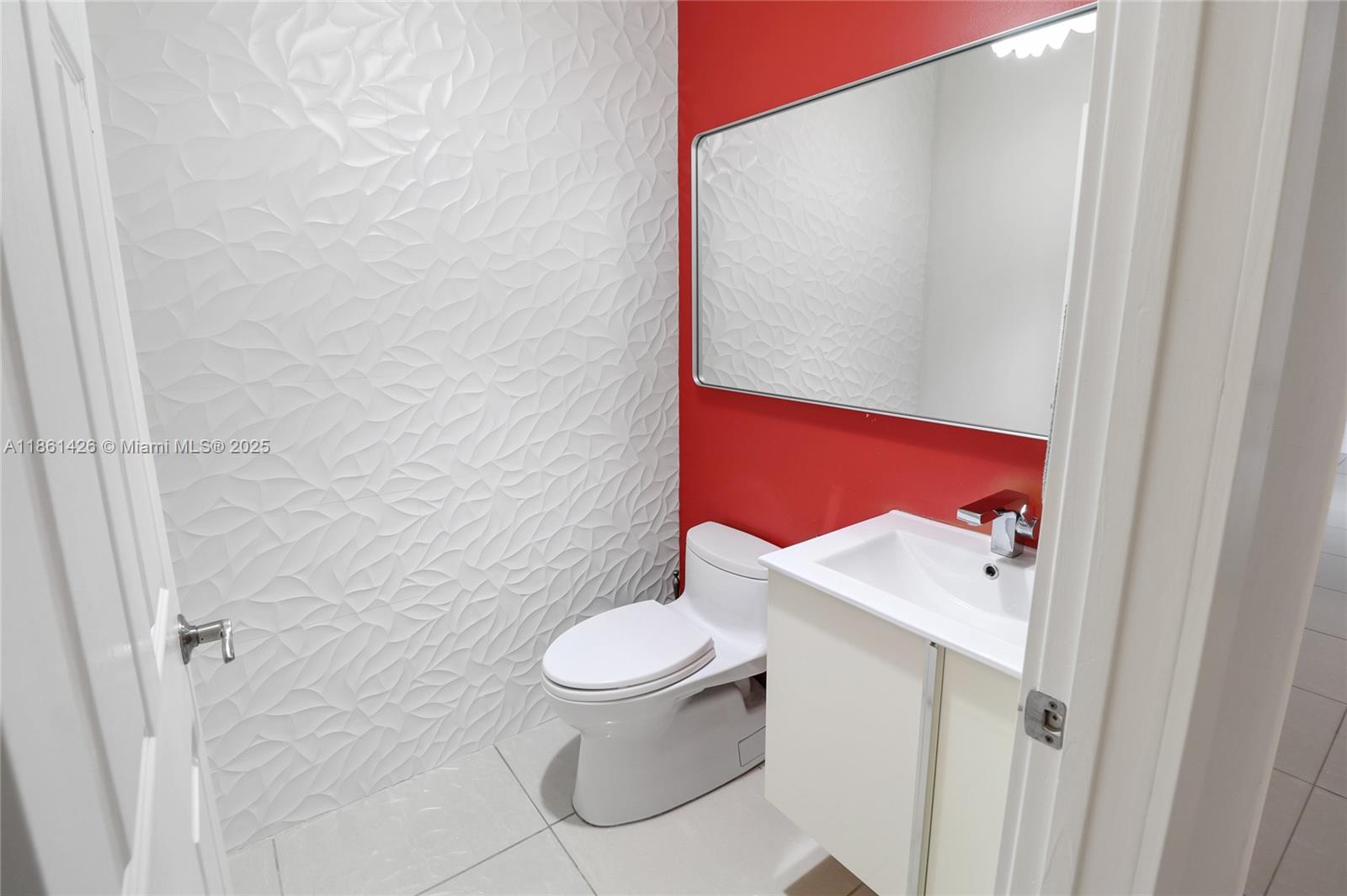 1600 Blue Jay Cir Weston, FL 33327