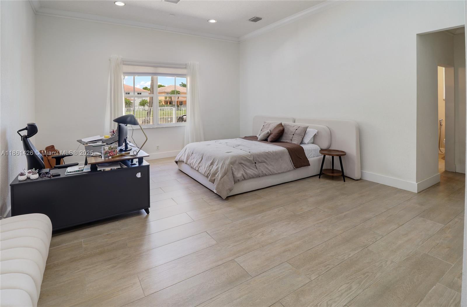 1600 Blue Jay Cir Weston, FL 33327