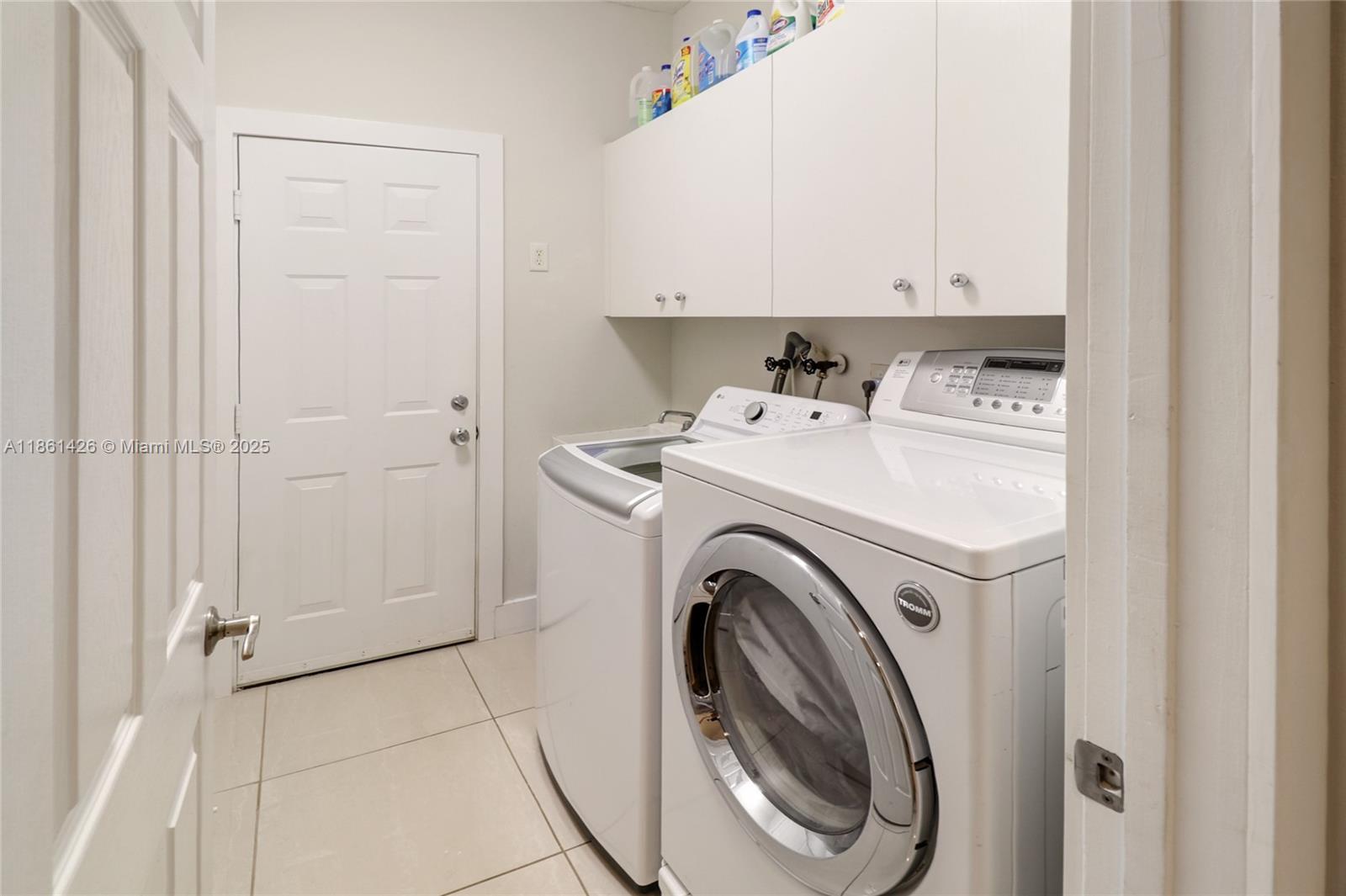 1600 Blue Jay Cir Weston, FL 33327