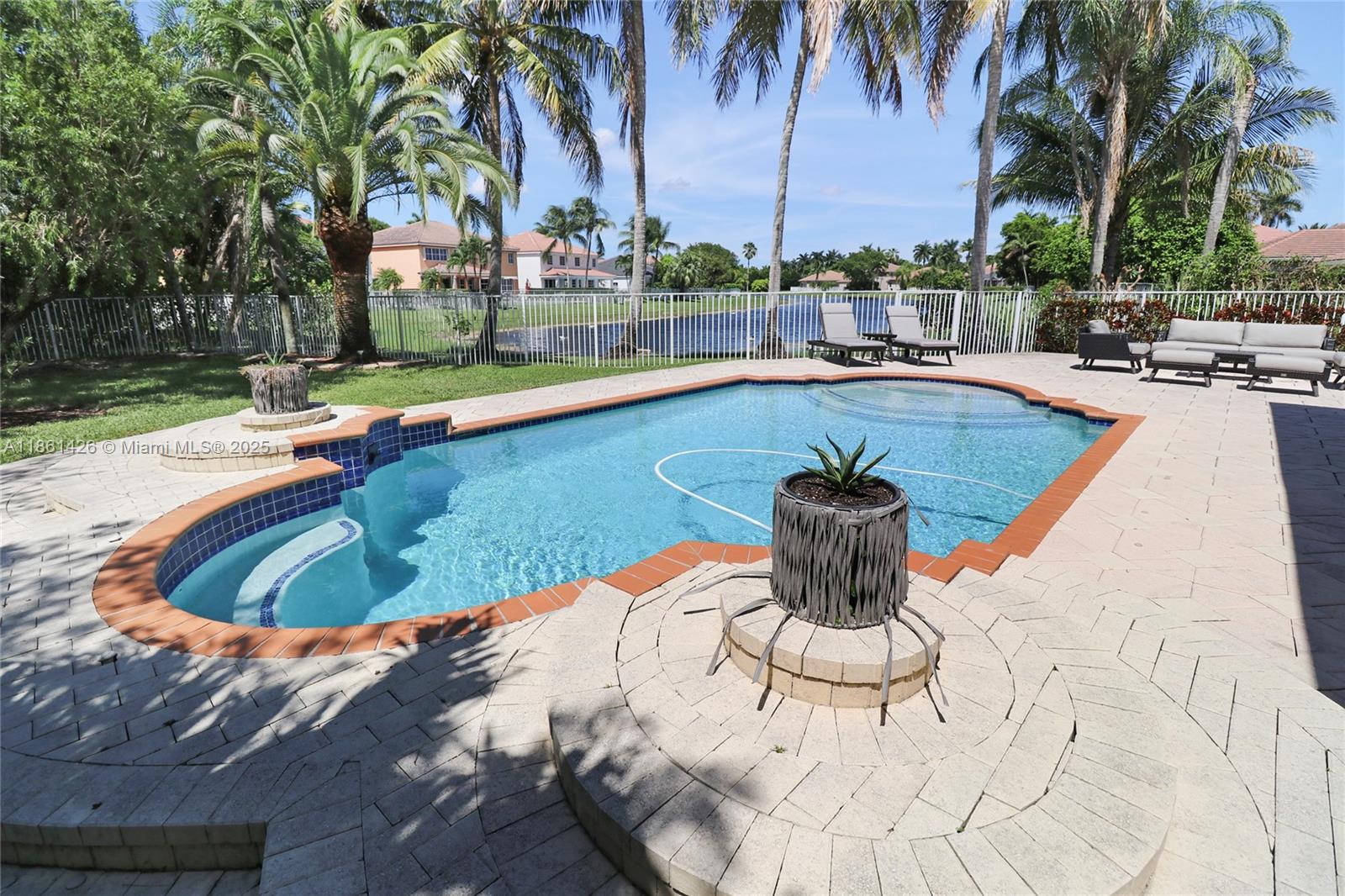 1600 Blue Jay Cir Weston, FL 33327