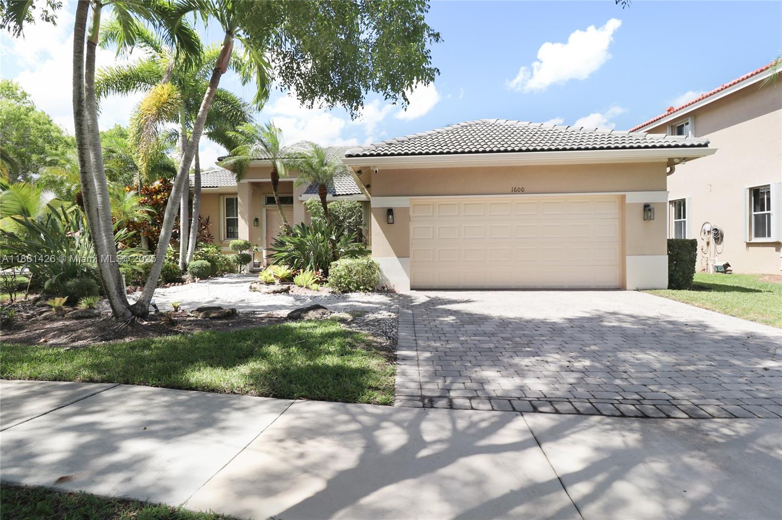 1600 Blue Jay Cir Weston, FL 33327