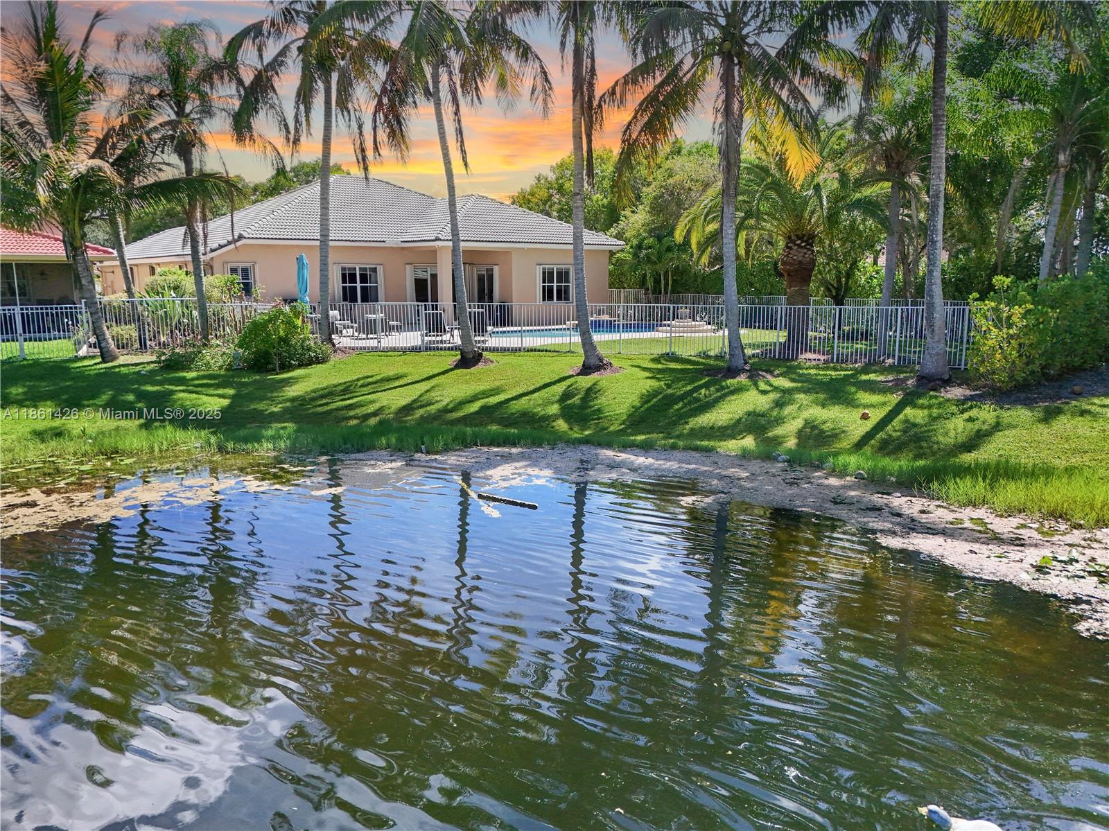 1600 Blue Jay Cir Weston, FL 33327