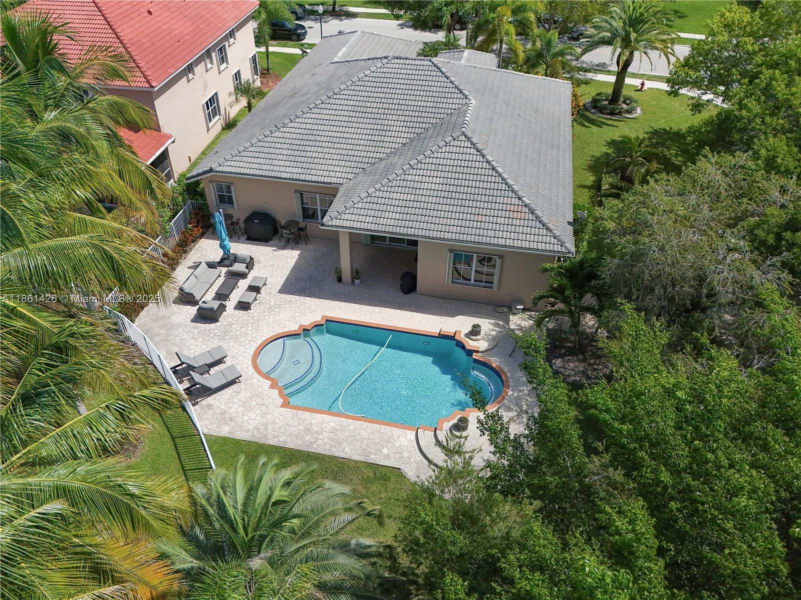 1600 Blue Jay Cir Weston, FL 33327