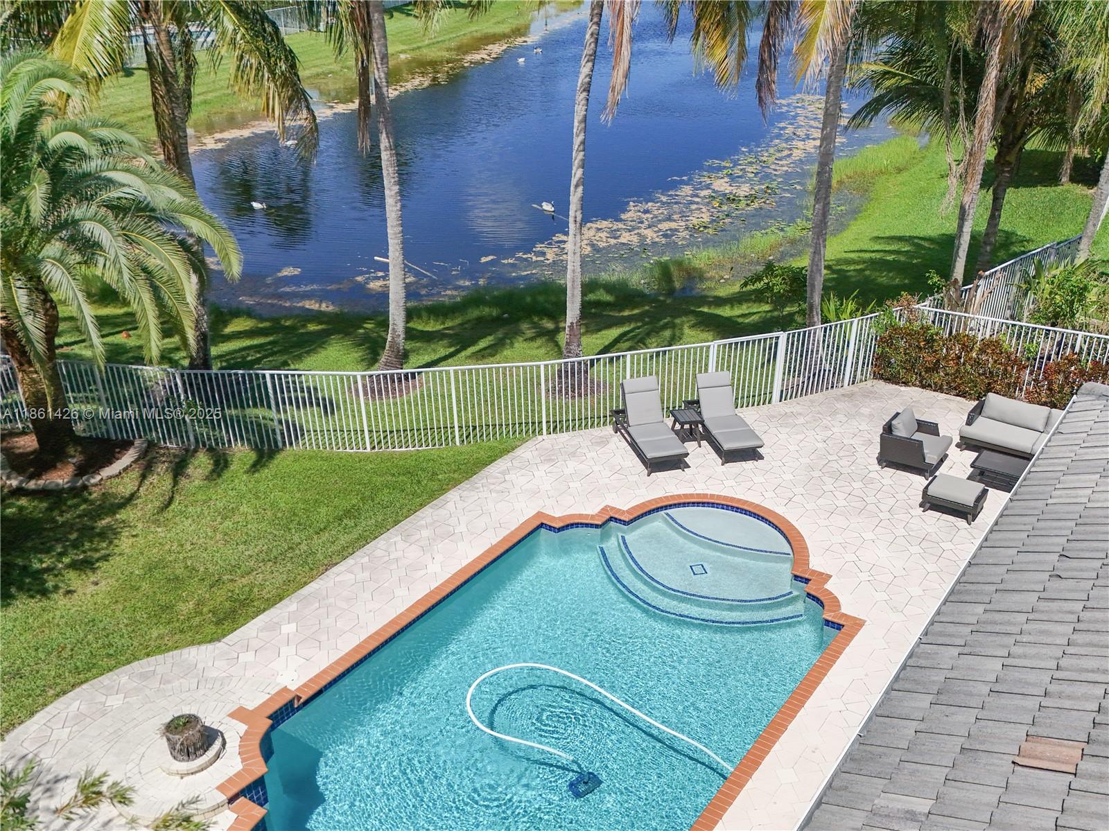 1600 Blue Jay Cir Weston, FL 33327