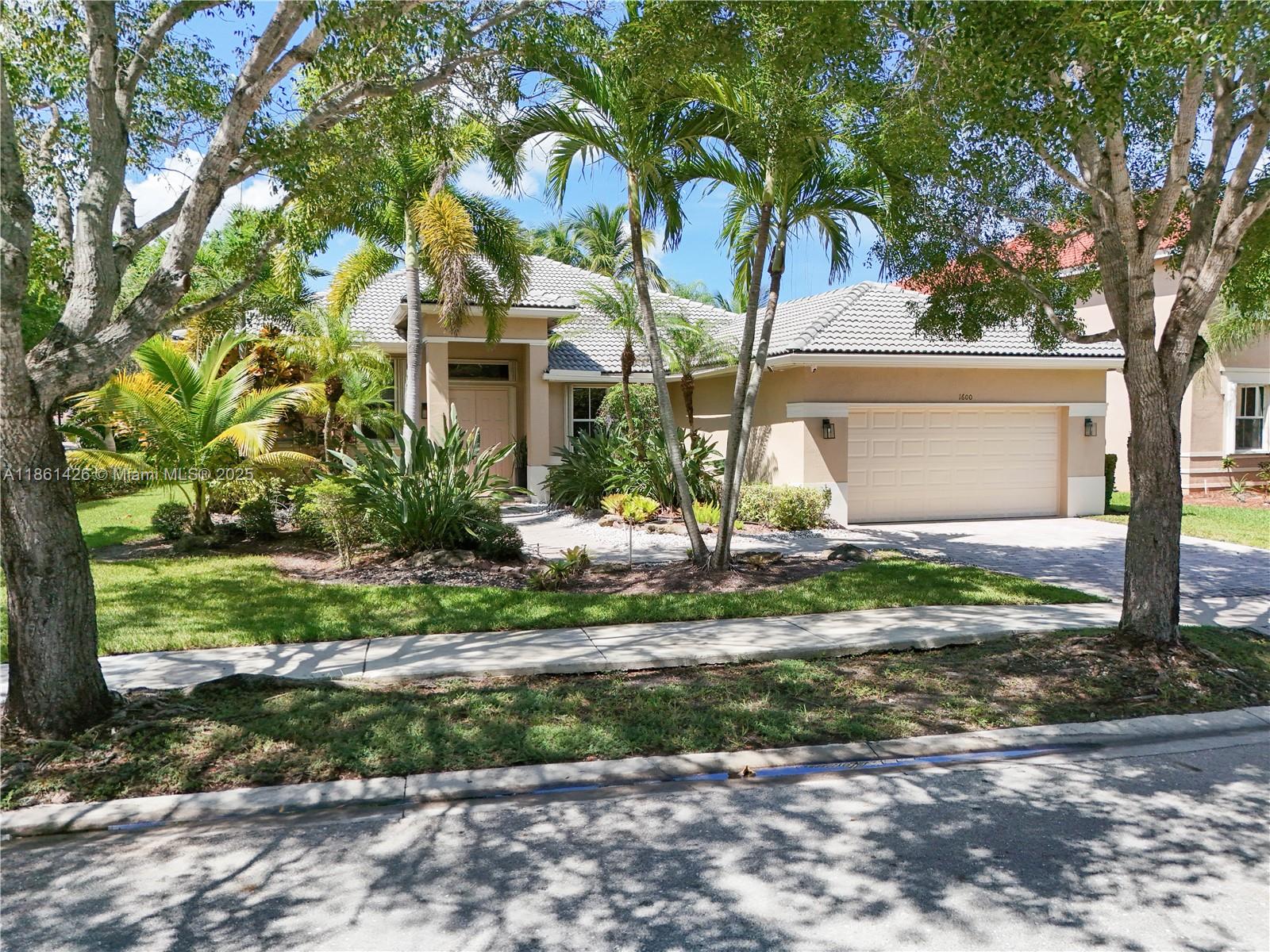 1600 Blue Jay Cir Weston, FL 33327