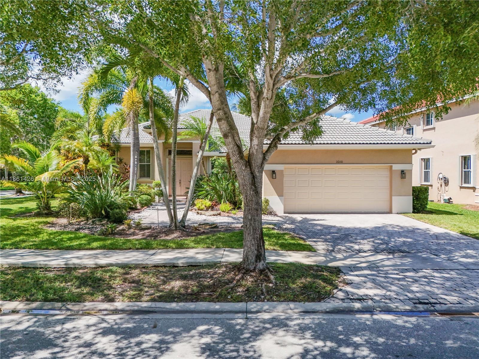 1600 Blue Jay Cir Weston, FL 33327