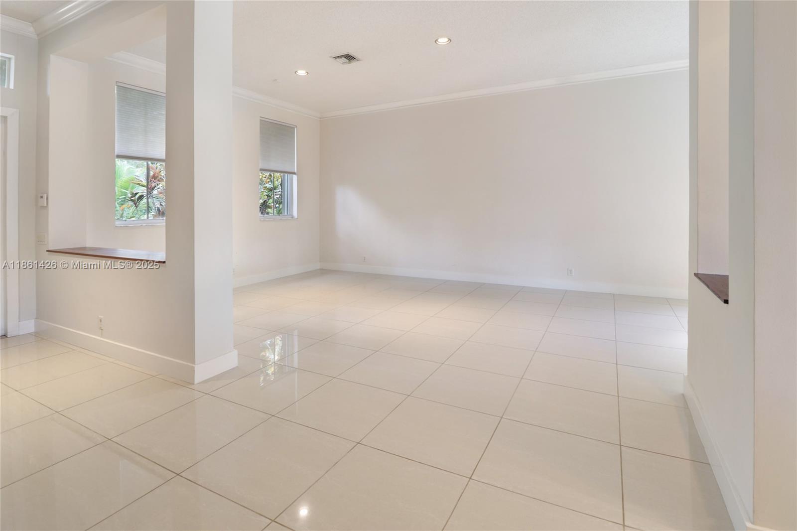 1600 Blue Jay Cir Weston, FL 33327