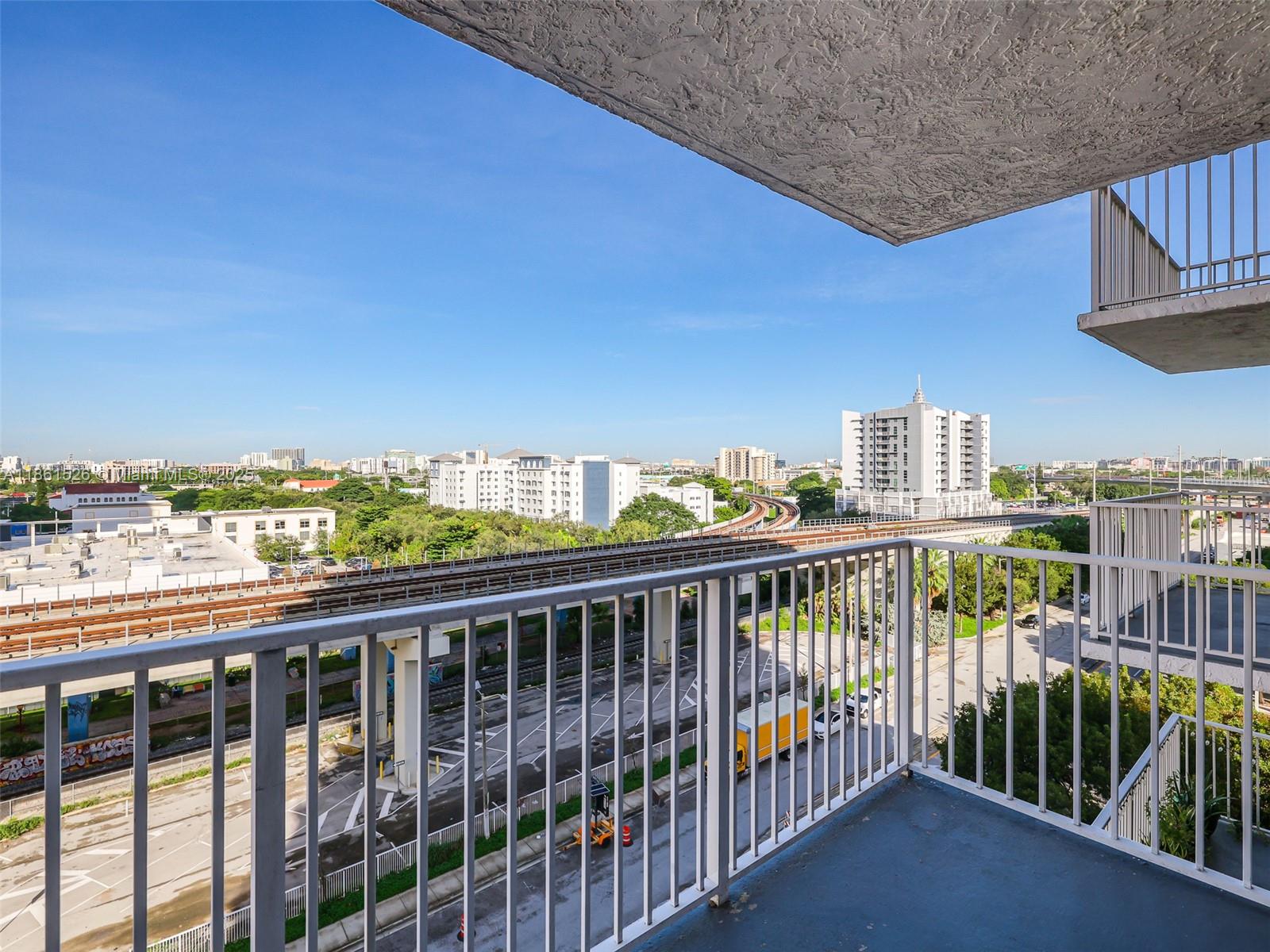 image Madison Downtown Condo19