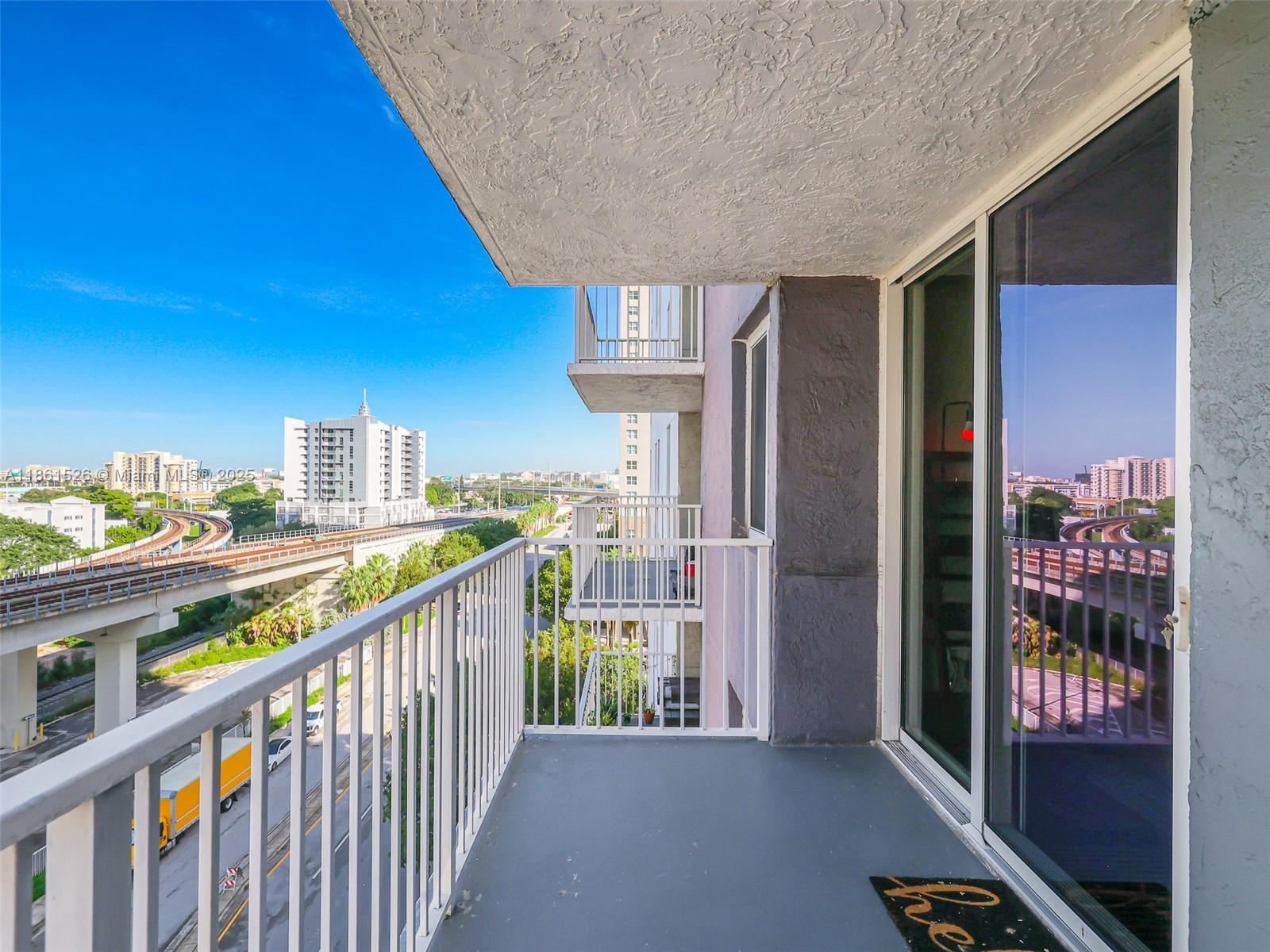 image Madison Downtown Condo23