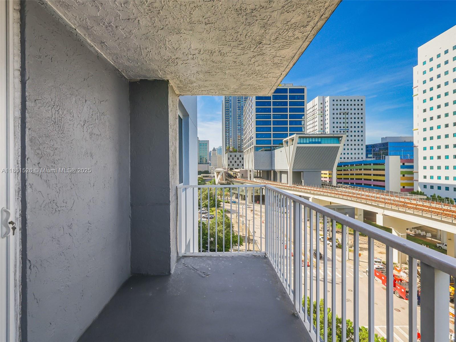 image Madison Downtown Condo24
