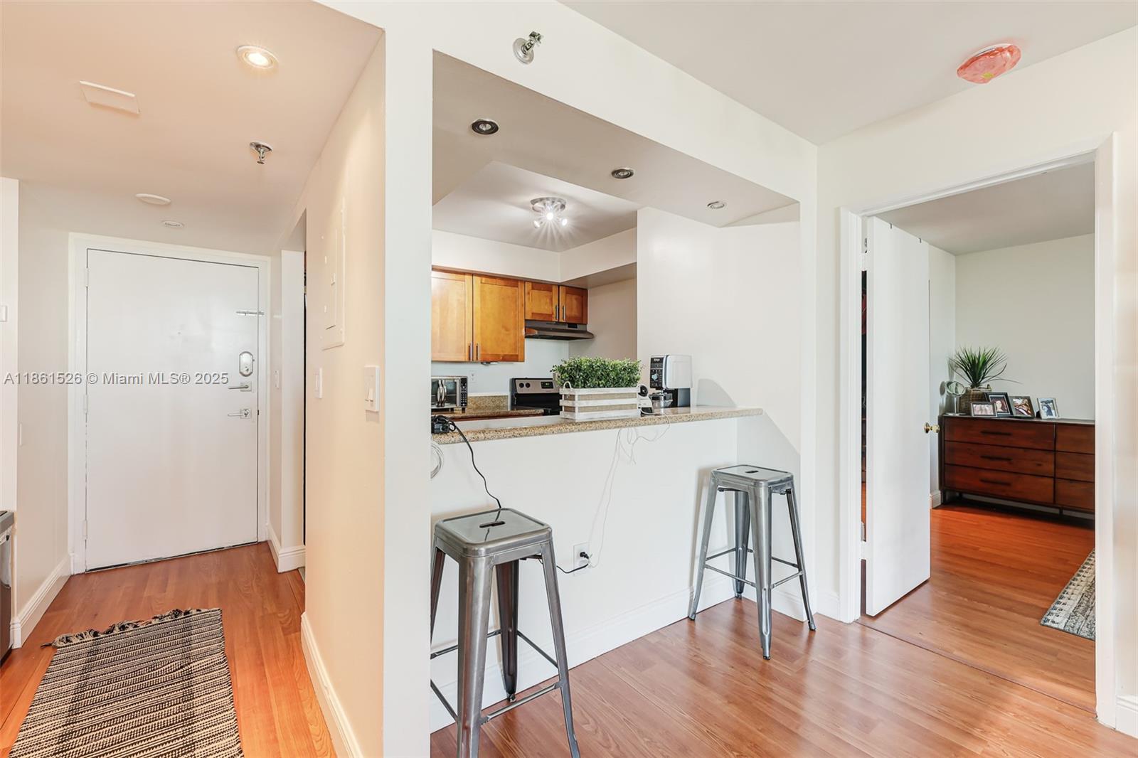 image Madison Downtown Condo5