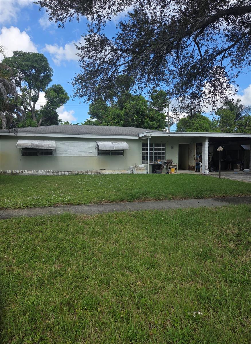 831 SW 39th Ave