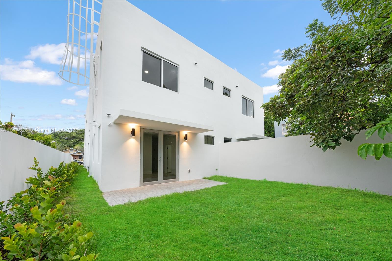 857 SW 14th Ave #A Miami, FL 33135