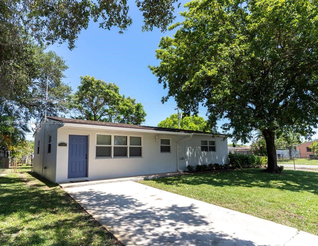 1101 N 71st Ter
