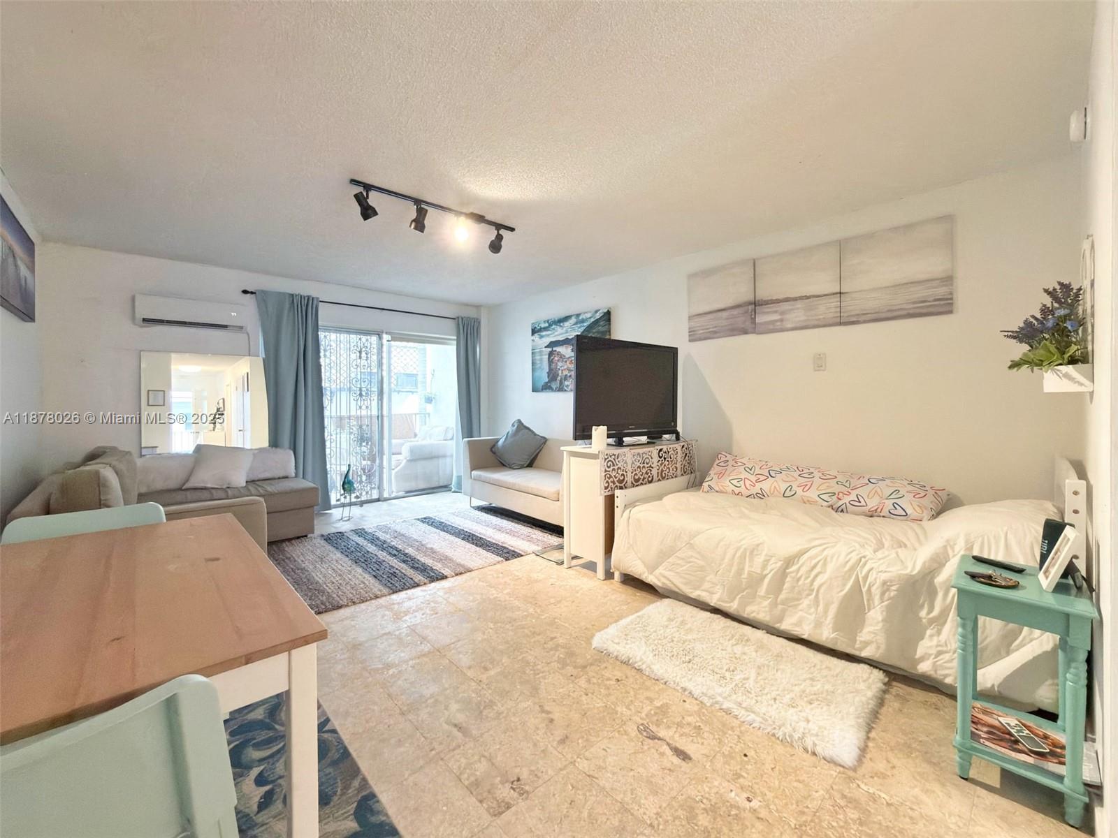 221 Meridian Ave #211