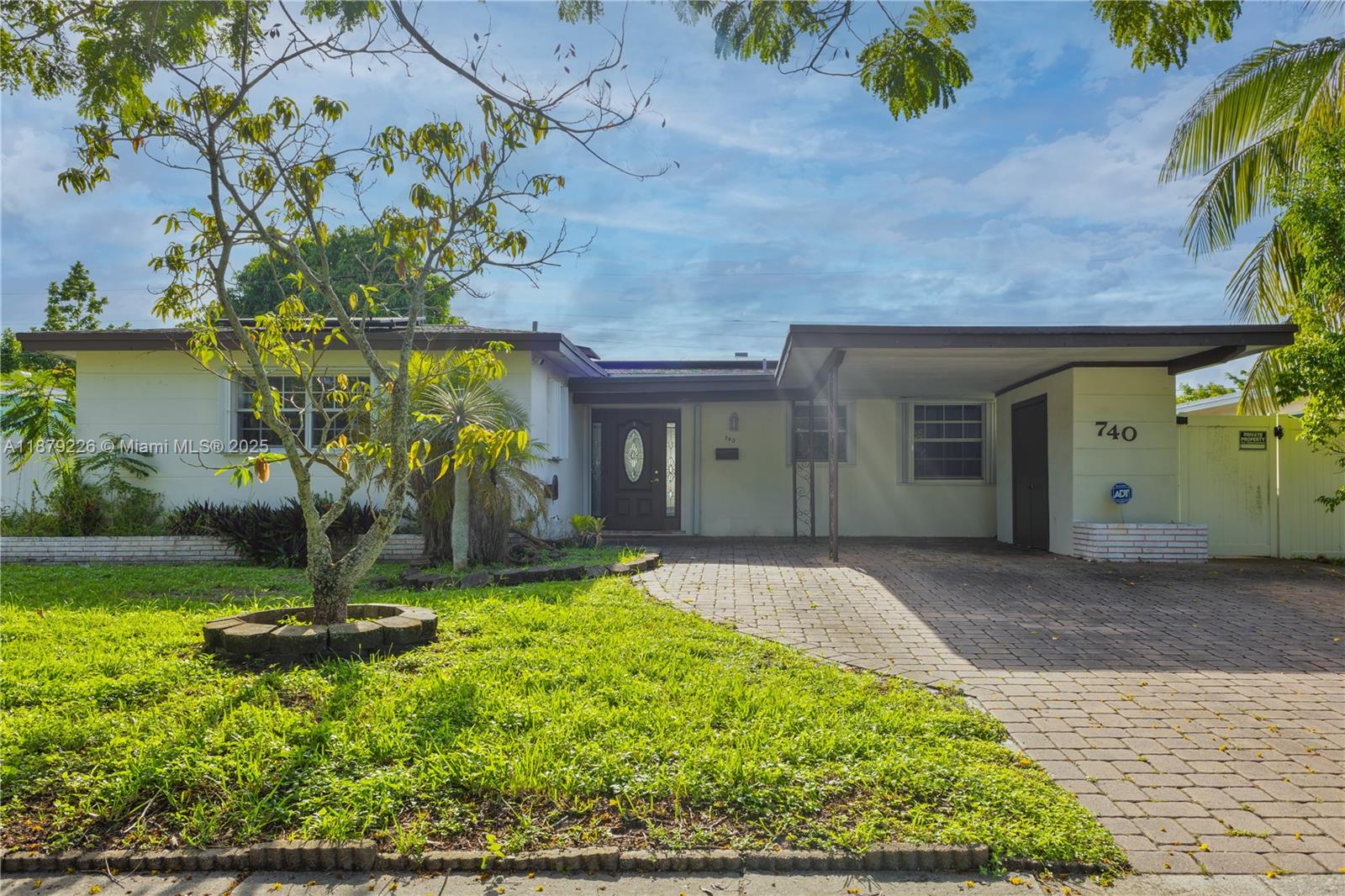 740 N 73rd Ter