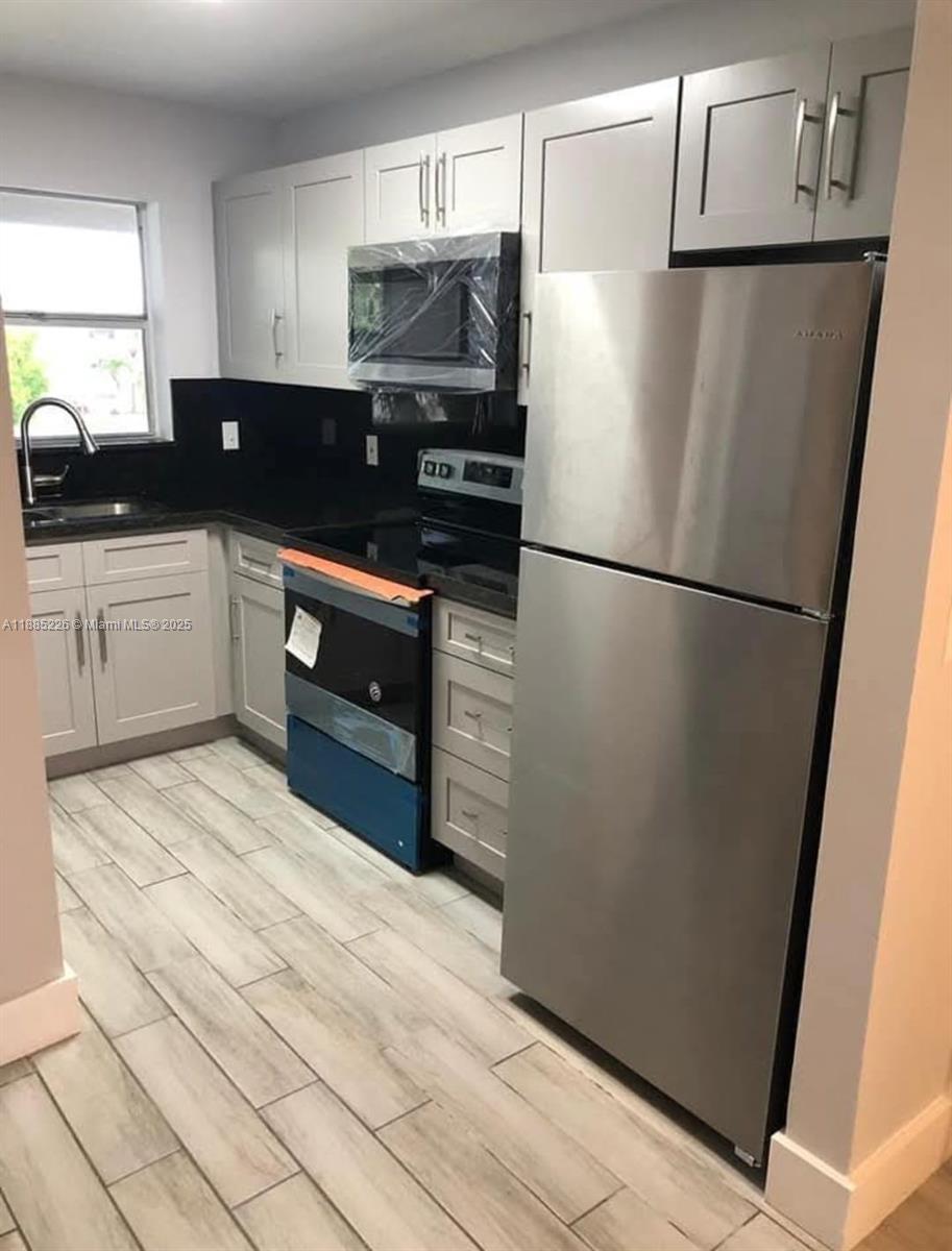 250 Layne Blvd #307