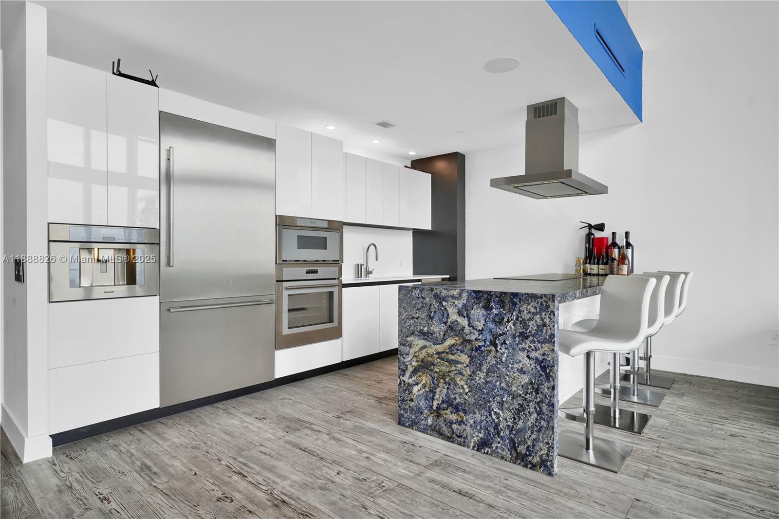 1100 Biscayne Blvd #PH6302 Miami, FL 33132