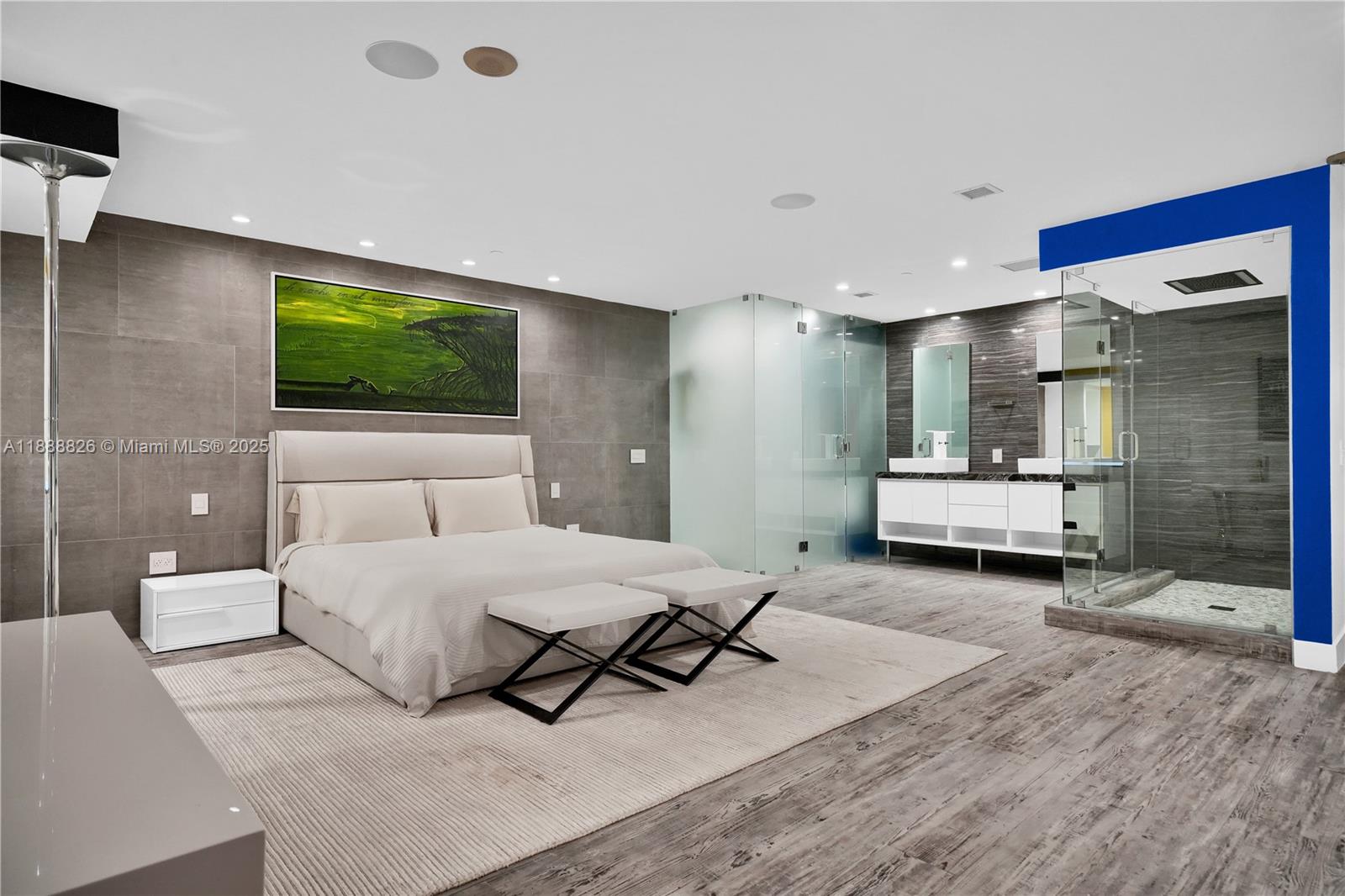 1100 Biscayne Blvd #PH6302 Miami, FL 33132