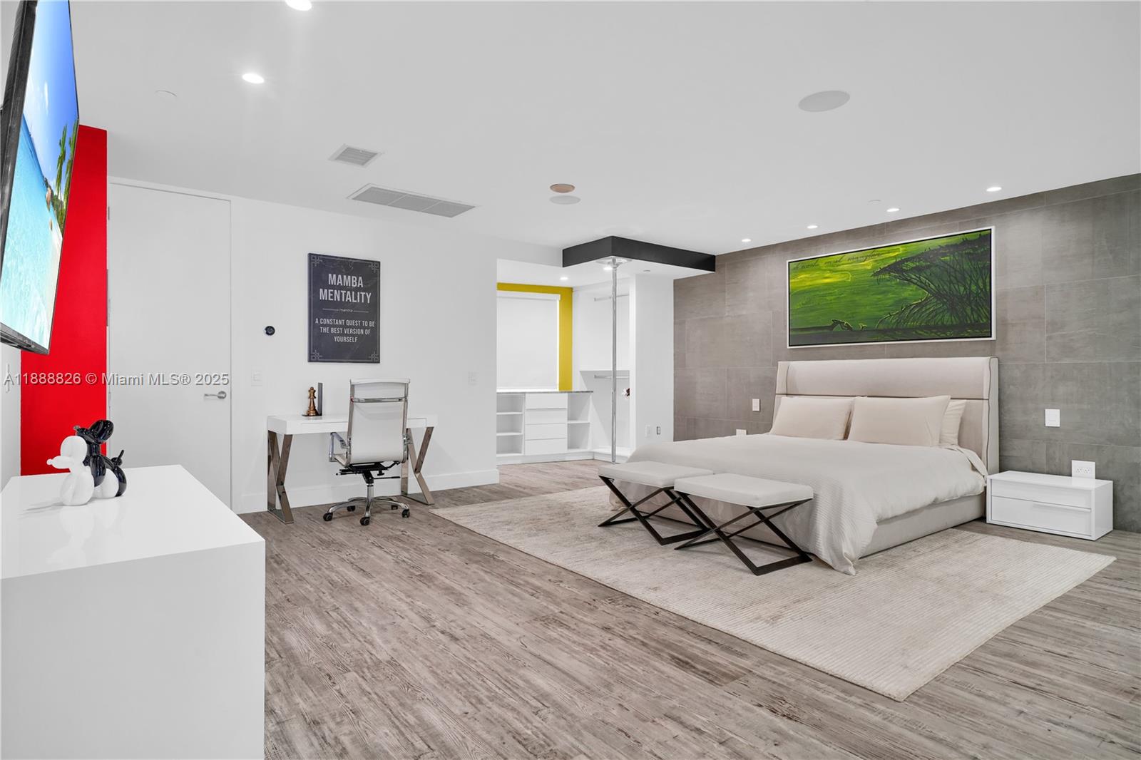 1100 Biscayne Blvd #PH6302 Miami, FL 33132