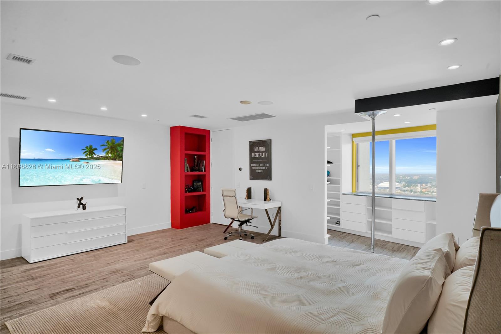 1100 Biscayne Blvd #PH6302 Miami, FL 33132