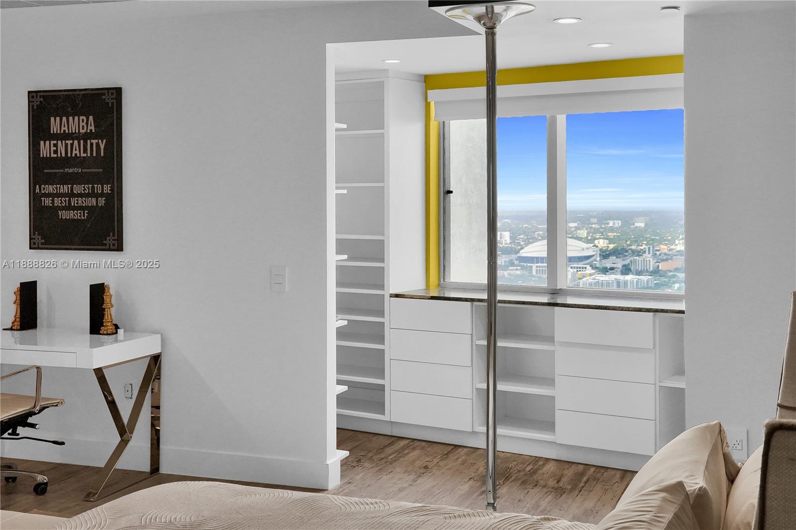 1100 Biscayne Blvd #PH6302 Miami, FL 33132