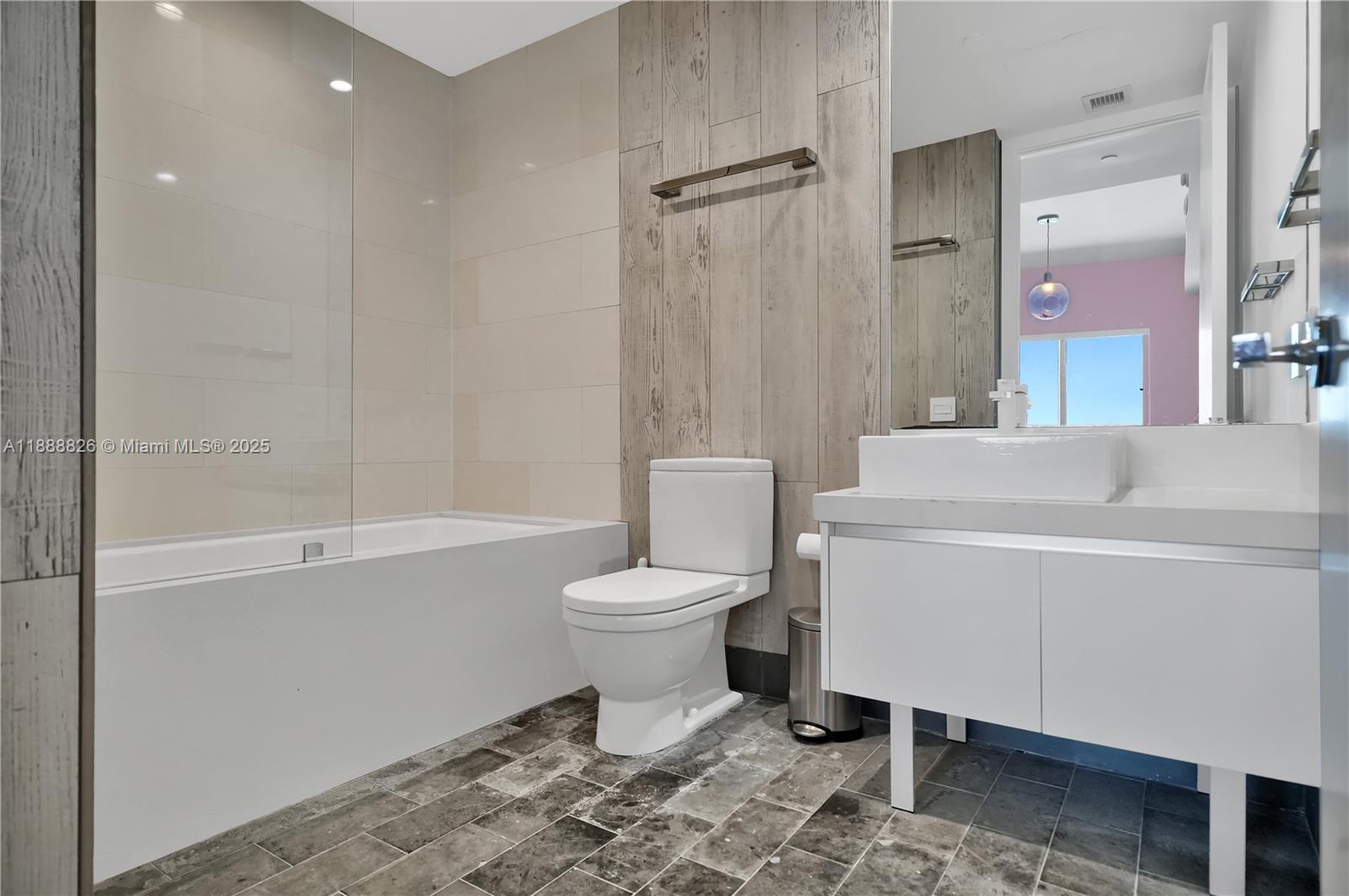 1100 Biscayne Blvd #PH6302 Miami, FL 33132