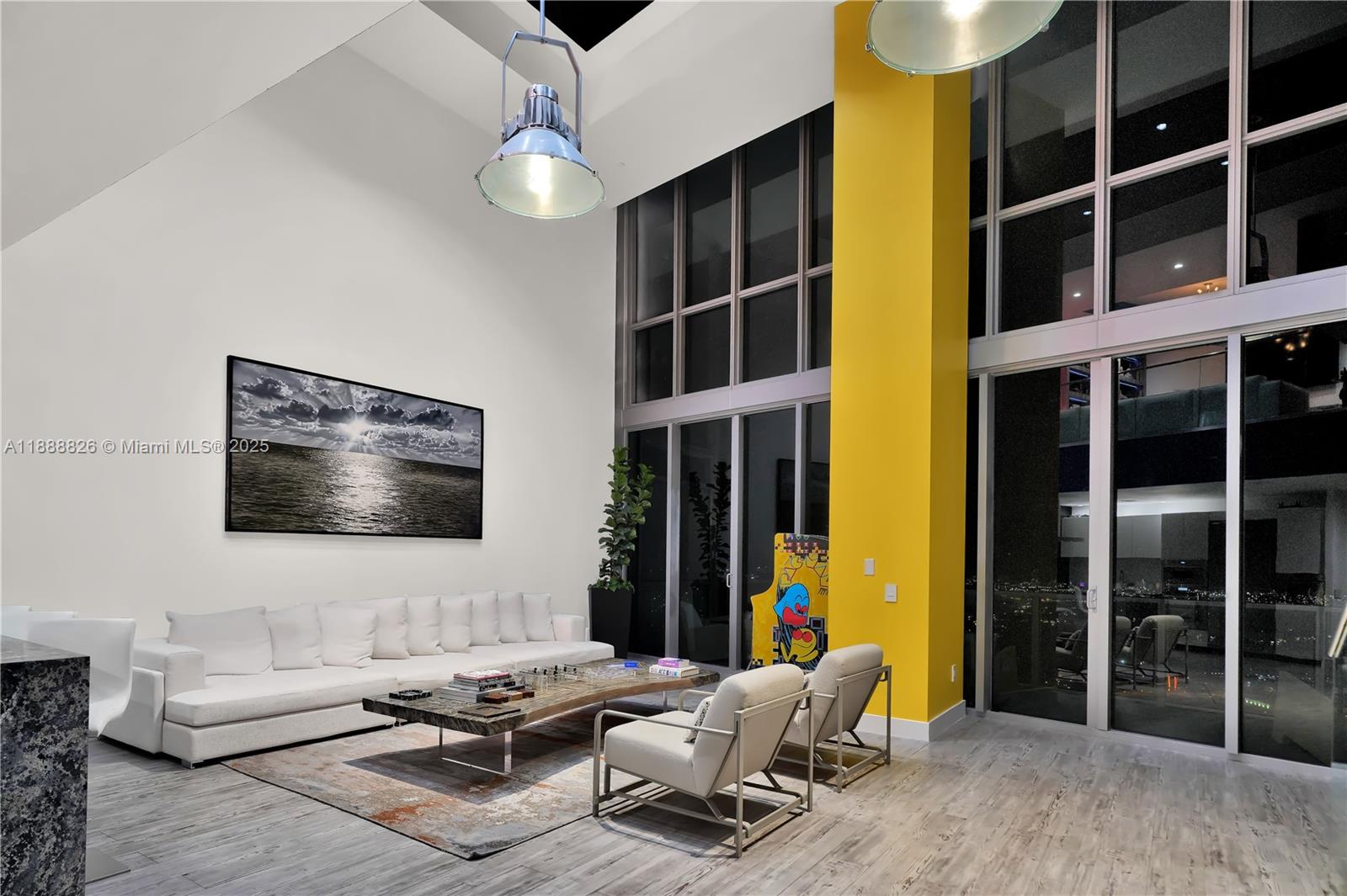 1100 Biscayne Blvd #PH6302 Miami, FL 33132