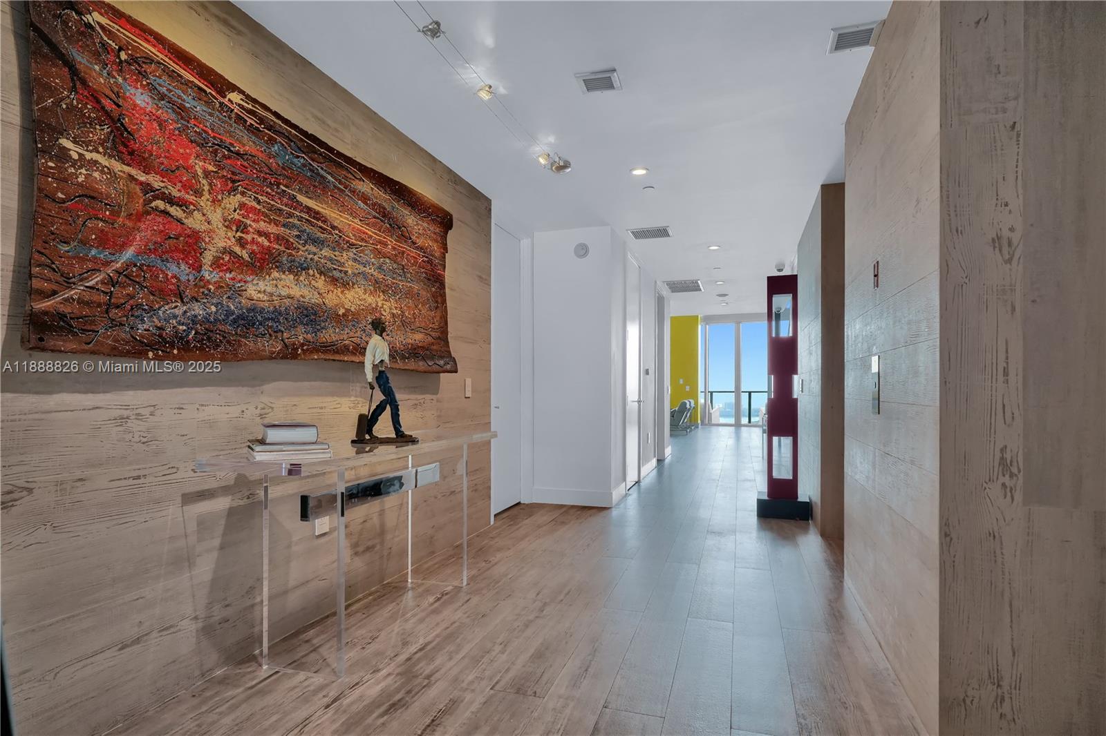 1100 Biscayne Blvd #PH6302 Miami, FL 33132