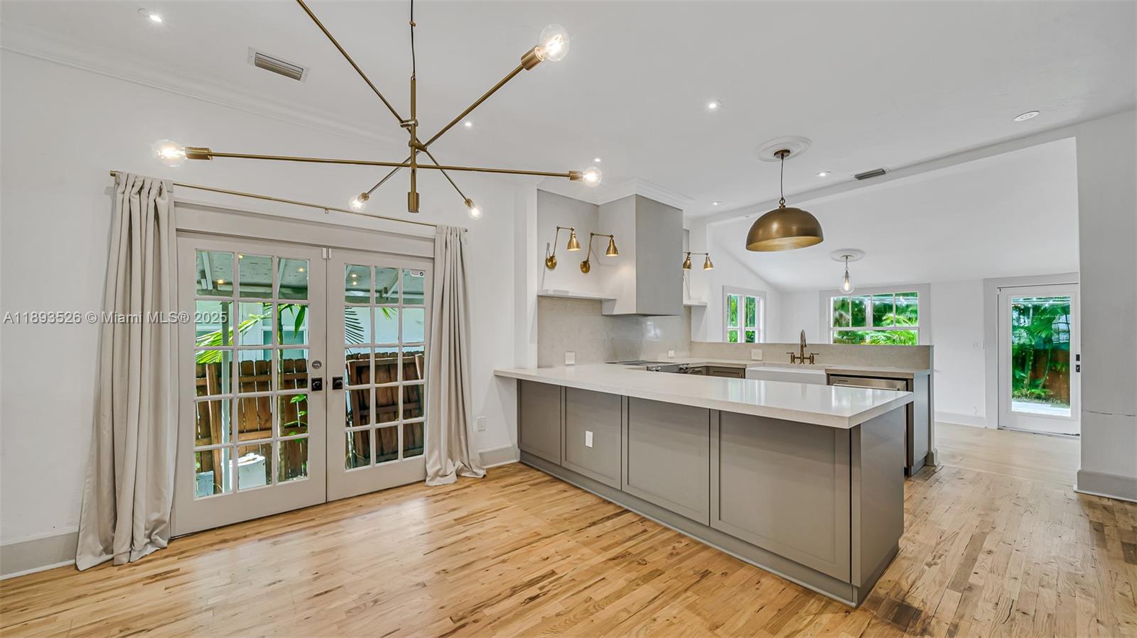 85 NE 46th St Miami, FL 33137