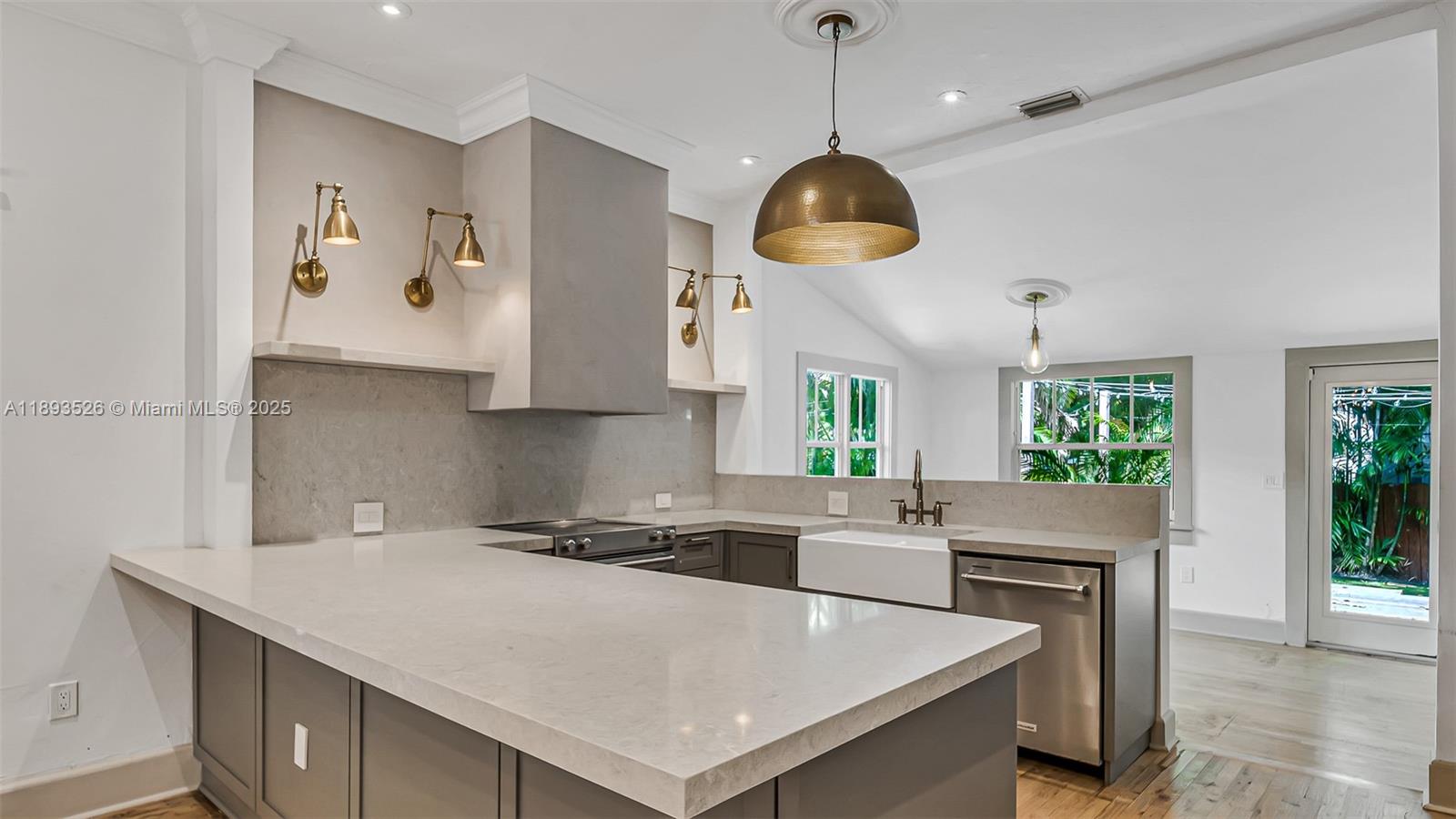 85 NE 46th St Miami, FL 33137