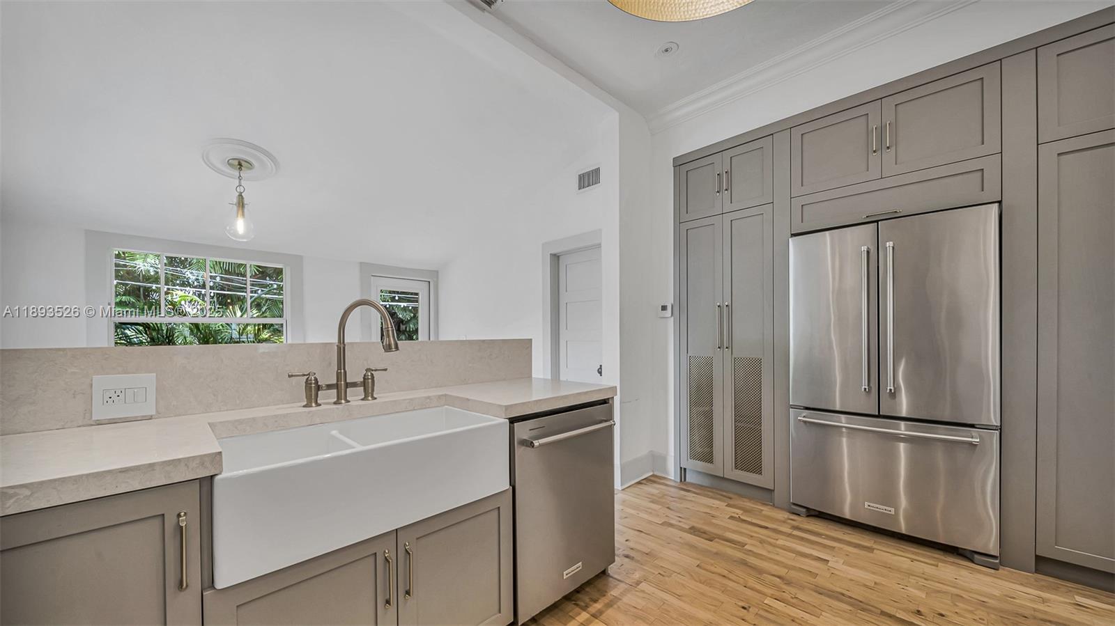 85 NE 46th St Miami, FL 33137